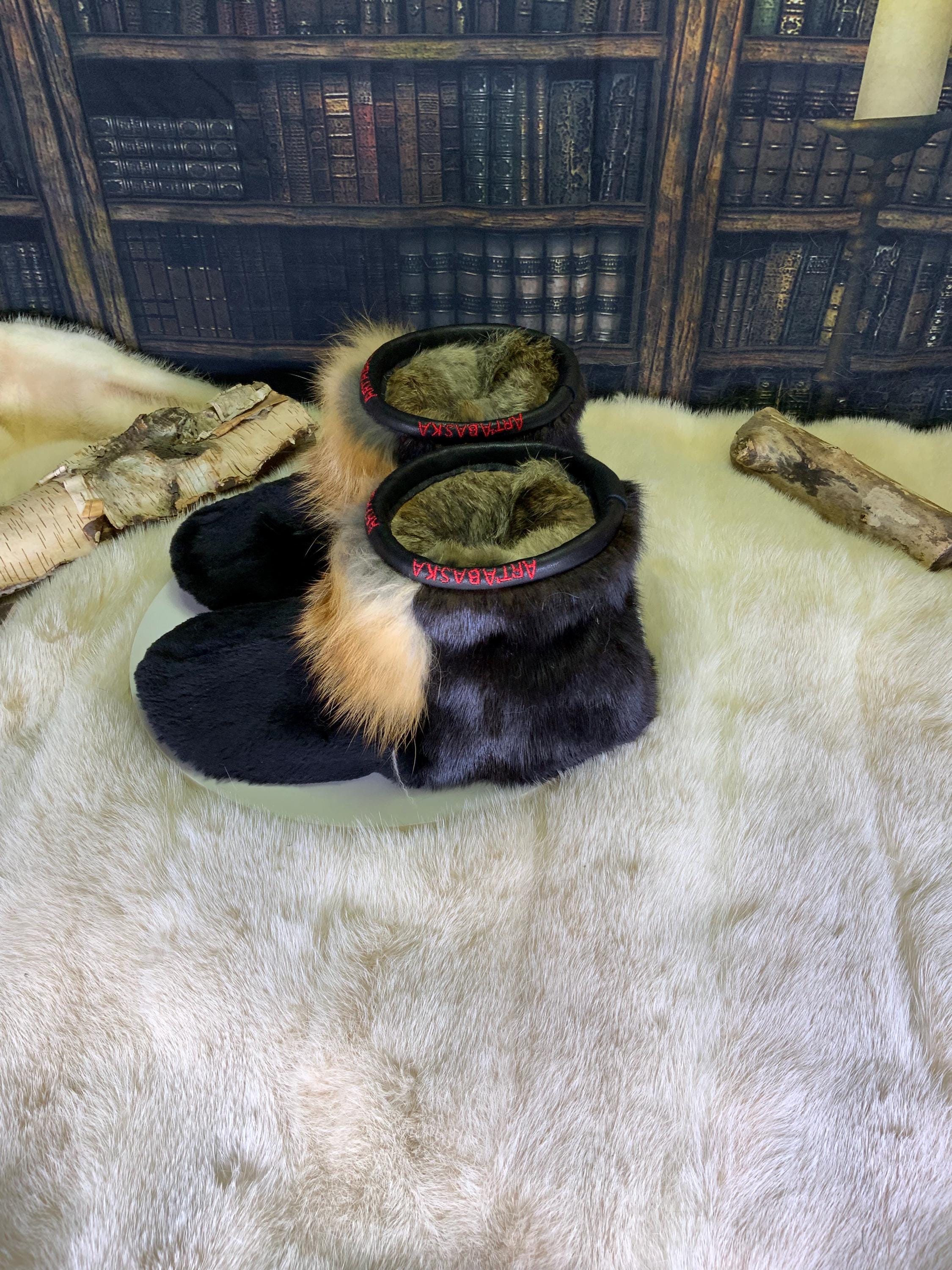 Mocassins d’intérieur Laurraine pour femme 7 en castor rasé brun naturel recyclé, vison recyclé et renard roux recyclé – faits à la main au Québec, chauds, respirants, confort de luxe, pièce unique Art’Abaska 💕