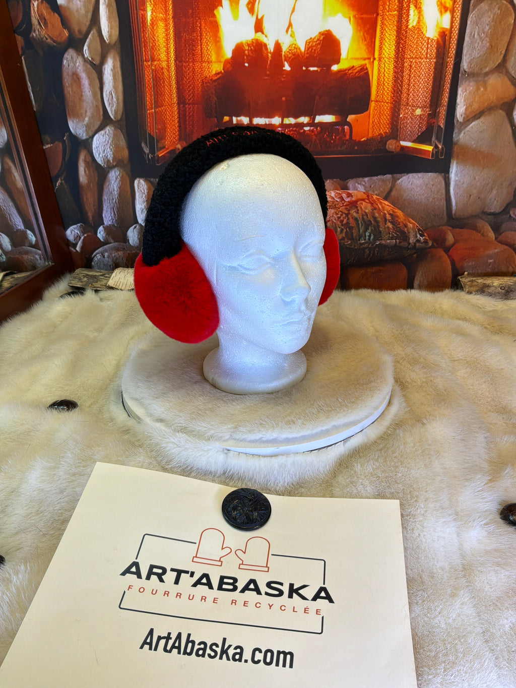 Cache-Oreilles tout en fourrure recyclée édition Renard recyclé et mouton rasé recyclé brodé sur la tête