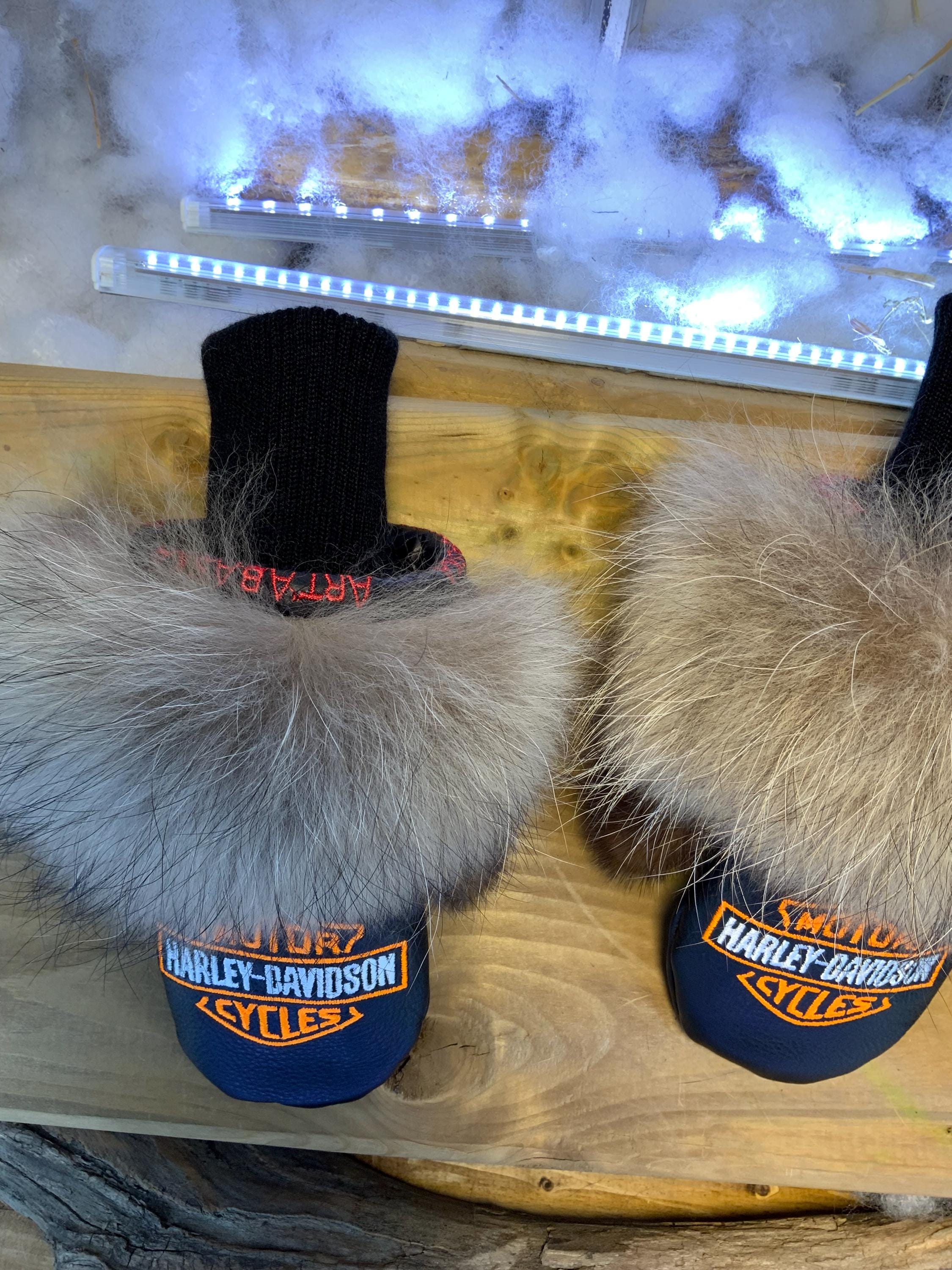 Mitaines de ville Harley-Davidson | Mitaines fourrure recyclée coyote & vison | Cuir brodé orange-blanc | Modèle Annette Small Québec