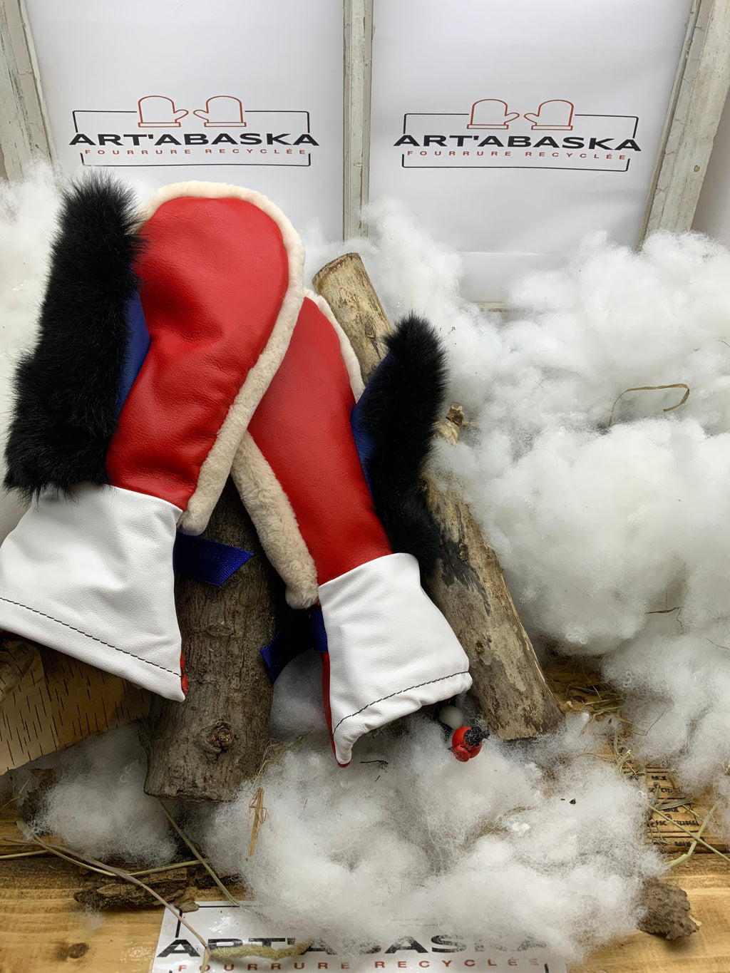 Mitaines Céline Small – Cuir & fourrures recyclées bleu-blanc-rouge, doublure amovible, pièce unique faite à la main Québec