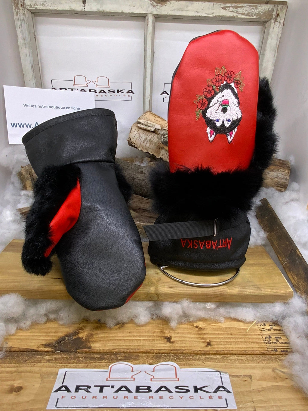 Mitaines Liliane cuir rouge noir brodé tête de chien fourrure renard lapin recyclé fait à la main Large ULTRA-CHAUDE Québec unique