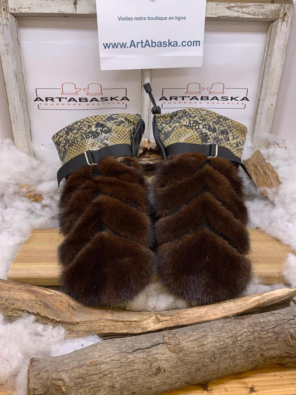 Mitaines Alice Large vison brun chevrons cuir noir et serpent recyclé broderie ArtAbaska fait main Québec pièce unique artisanale