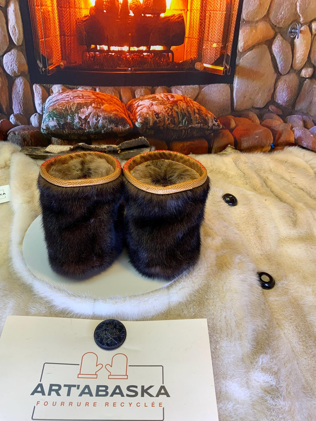 Mocassins d’intérieur Les Olivette – pointure 10 femme – cuir velours côtelé brun, vison, raton – fourrures recyclées fait à la main Québec