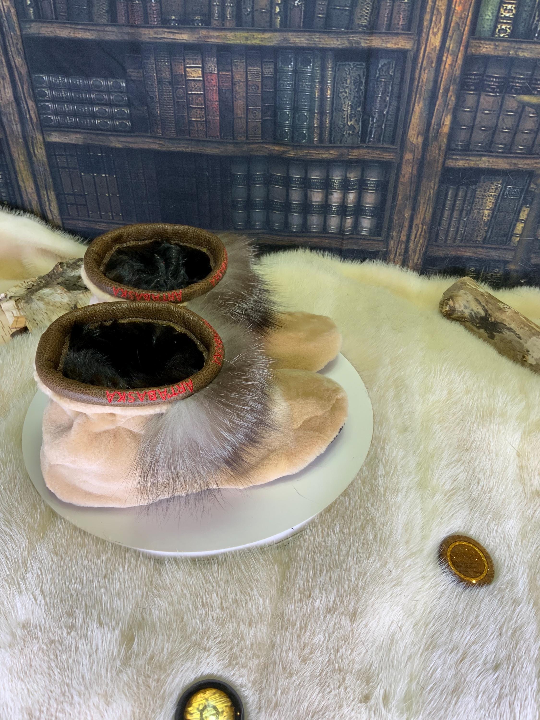 Mocassins d’intérieur Aline pointure 6 femme fourrure recyclée vison raton renard argenté fait à la main Québec pantoufles luxe