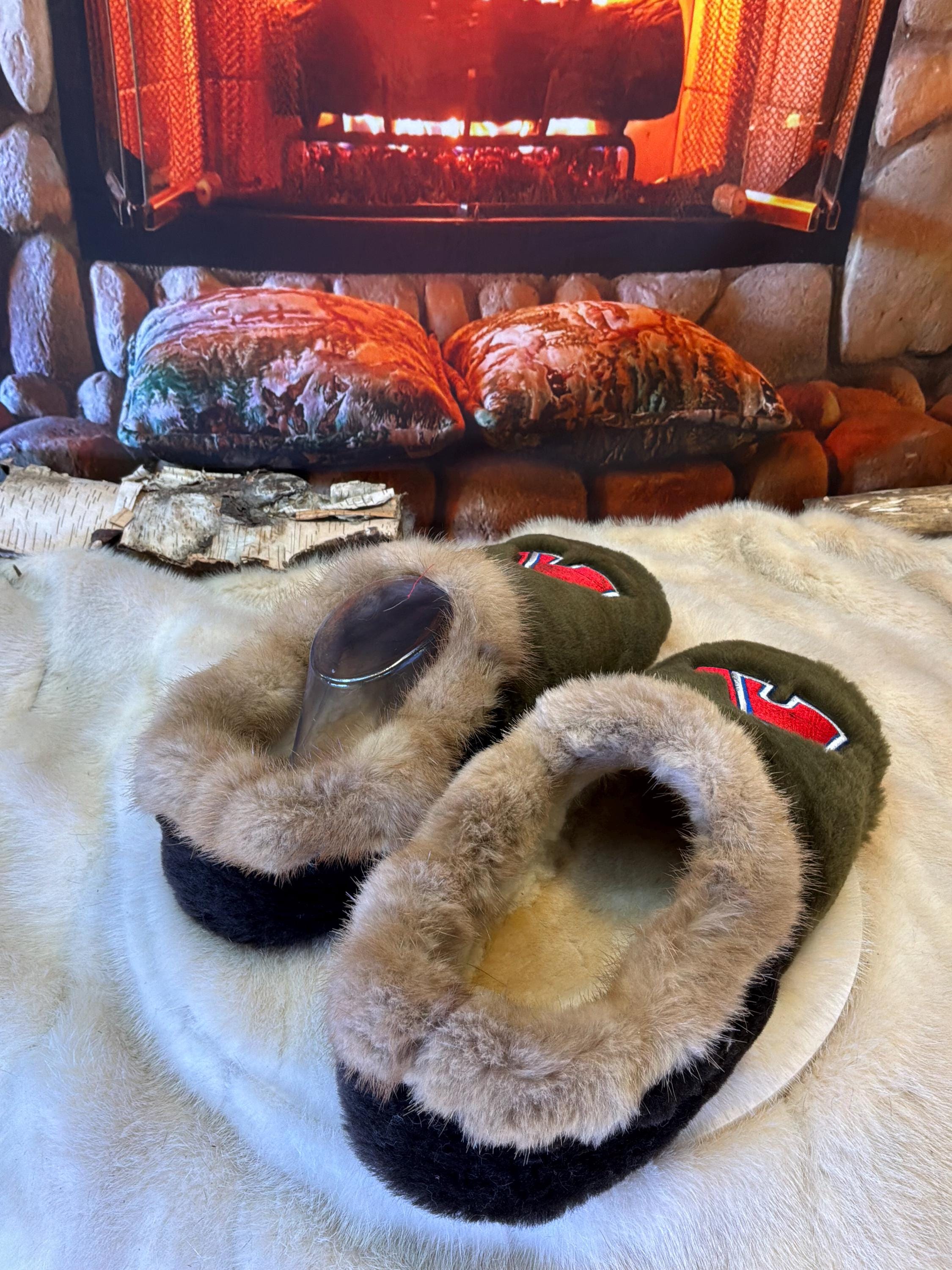 Slipper  Jeanne pointure 11 Homme Edition Nordiques – Sherling italien & cuir recyclé, pièce unique faite à la main au Québec