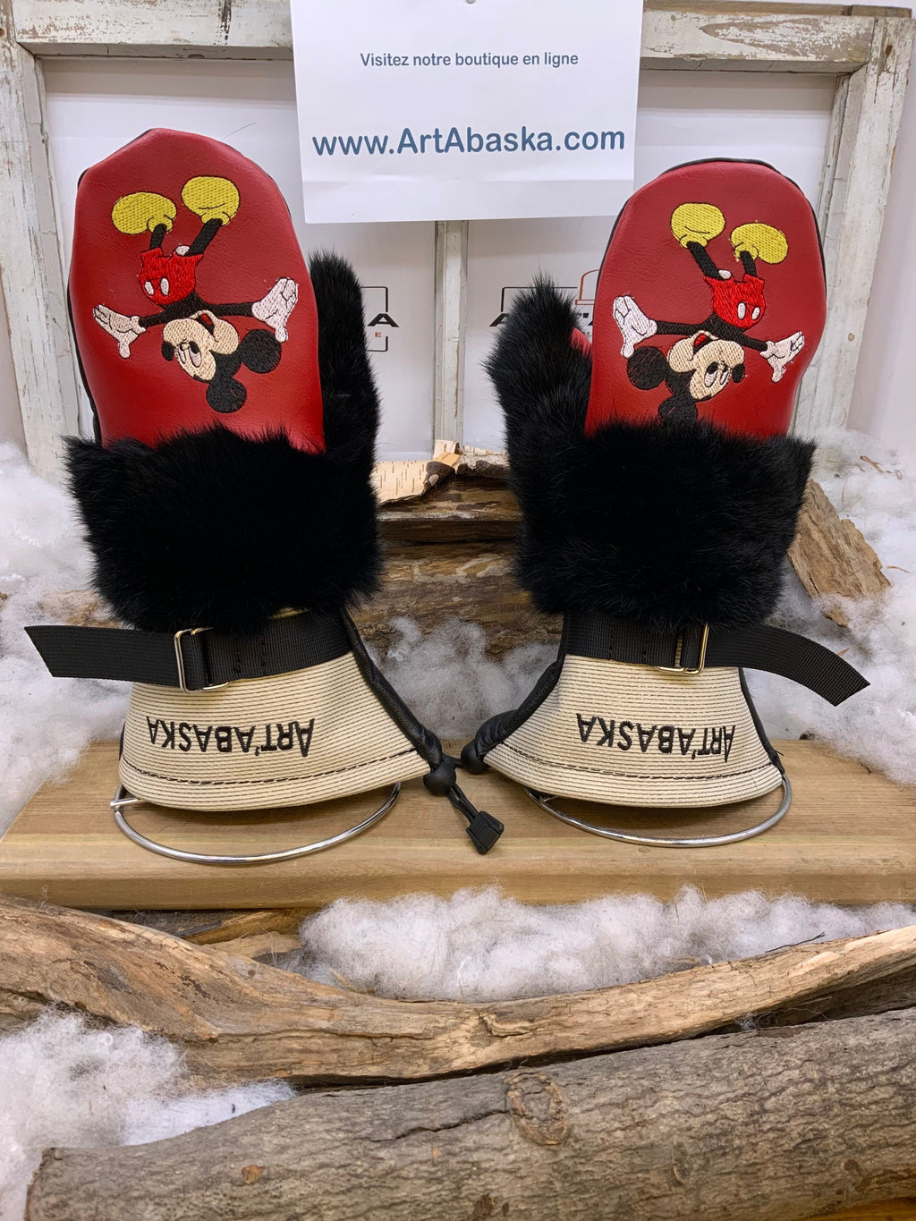 Mitaines Les Lucie – Médium – Édition Spéciale Mickey – fourrure recyclée lapin noir et cuir rouge embossé – fait à la main Québec