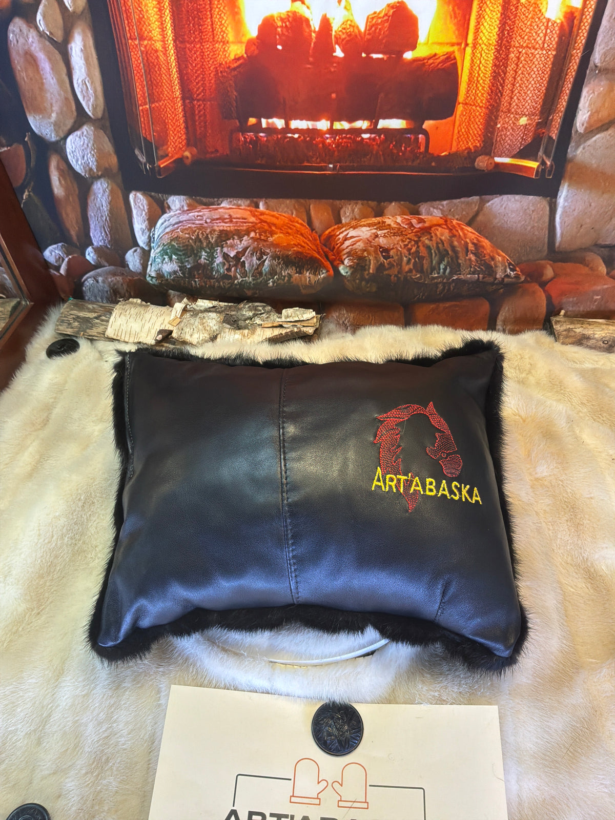Coussin décoratif Antoinette en fourrure recyclée de Vison