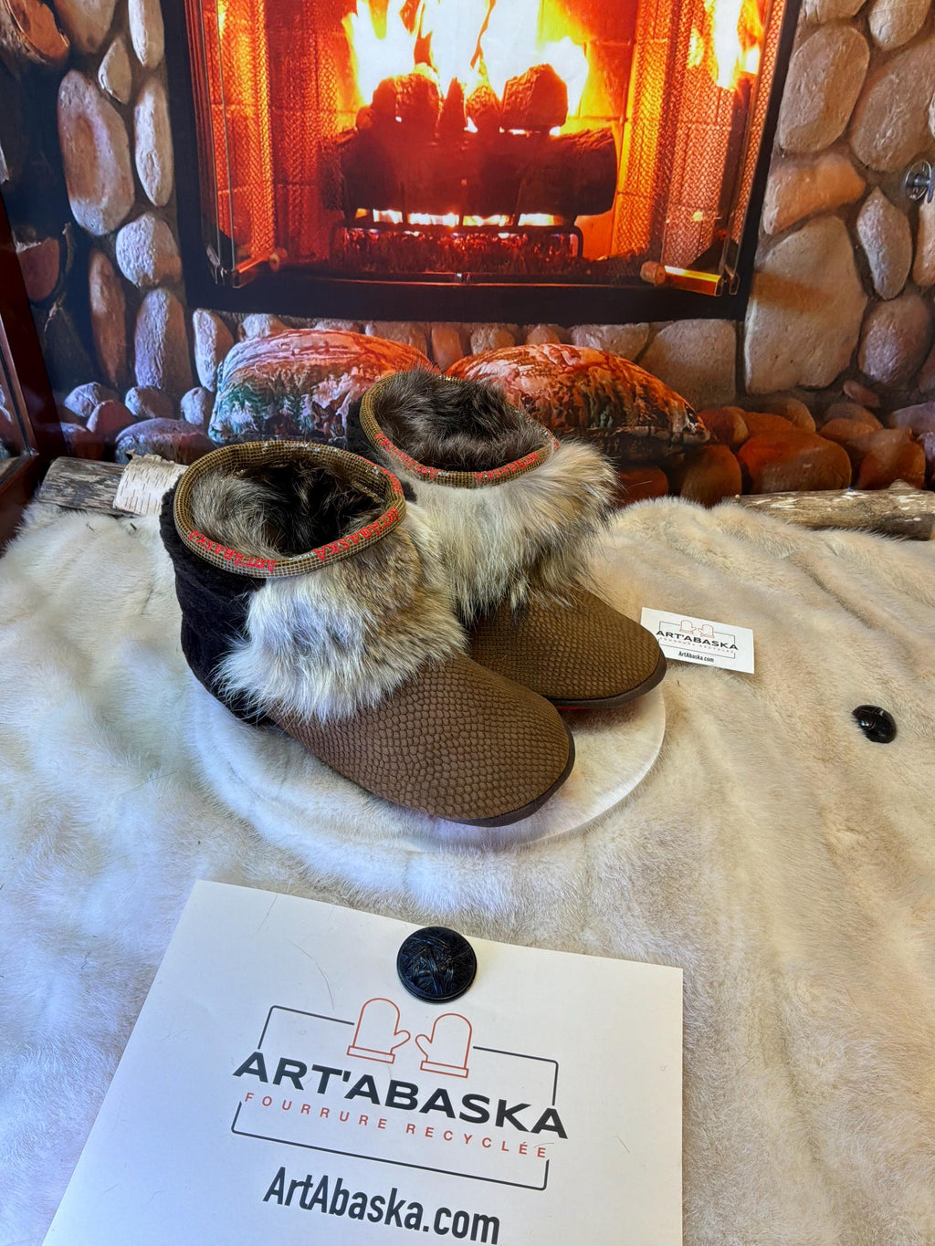 Mocassins d’intérieur homme Yolande pointure 11 cuir italien serpent brun coyote recyclé mouton café fait à la main Québec