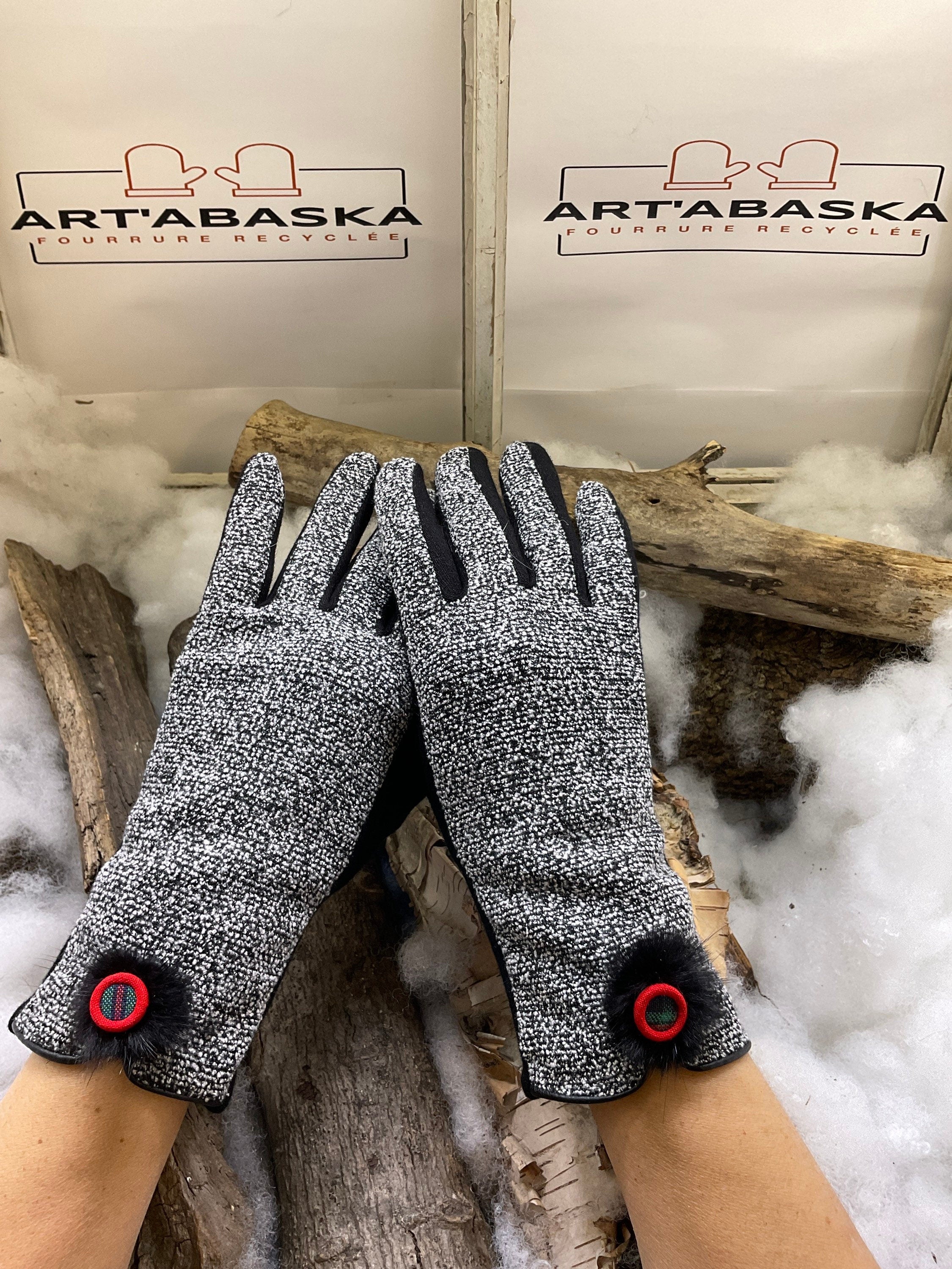 Gants de Ville ornés de vraie fourrure cousue au poignet avec bouton décoratif. SMALL-MÉDIUM