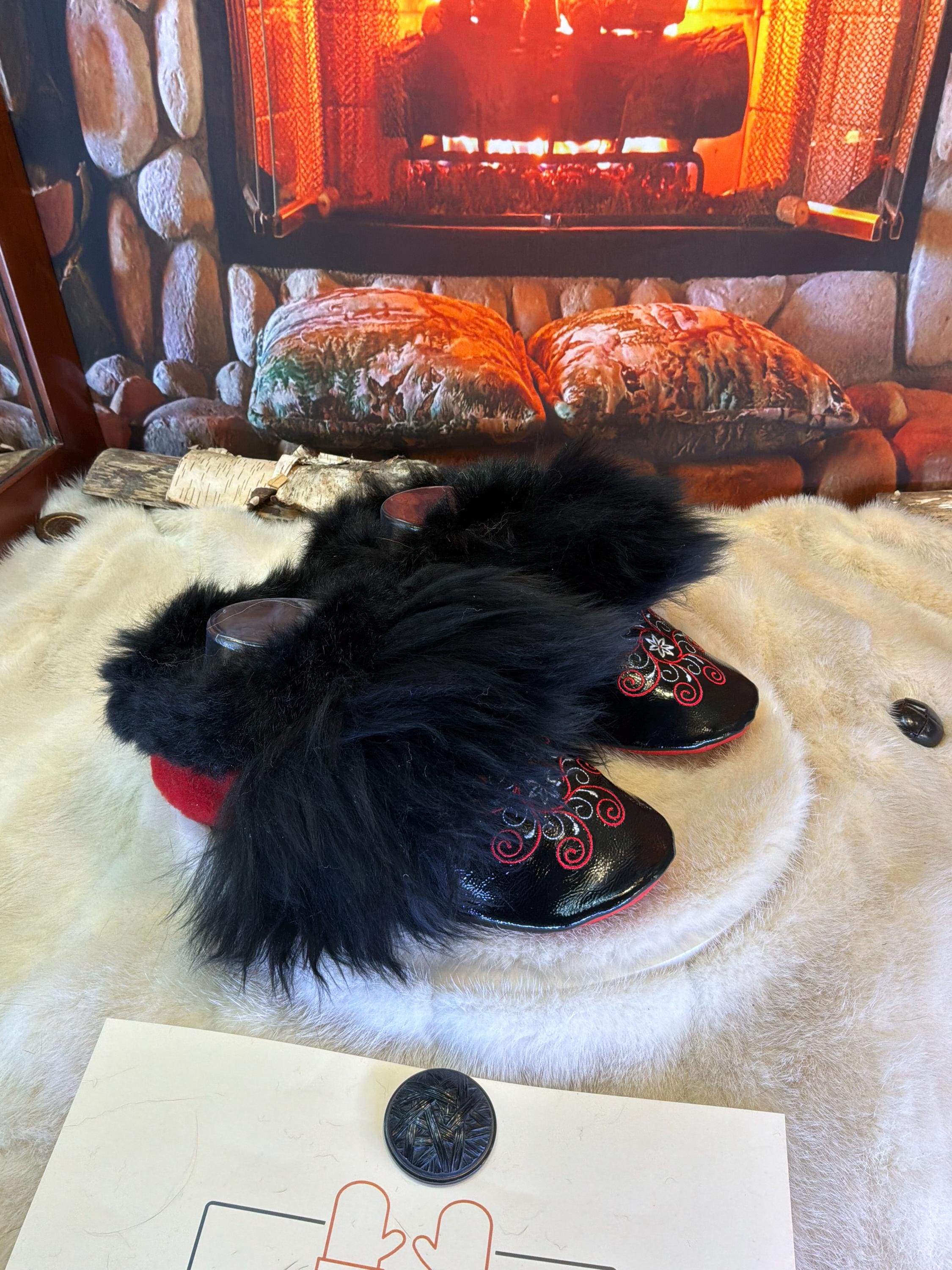 Slipper Gilberte pointure 8 femme – Sherling italien & cuir recyclé, pièce unique faite à la main au Québec