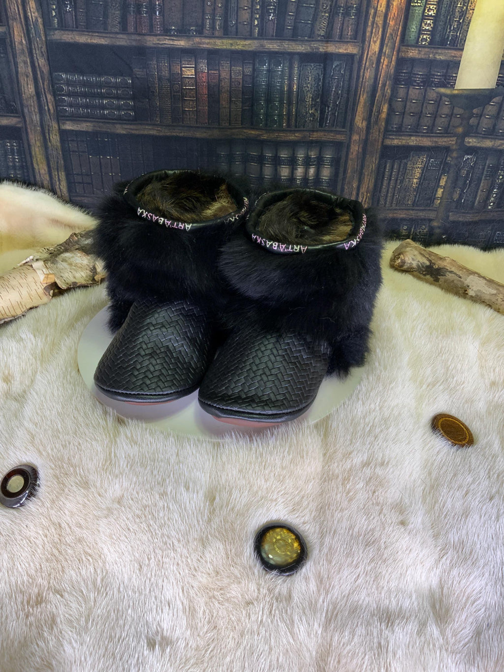 Mocassins d’intérieur Ida pointure 8 femme cuir italien chevron fourrure recyclée opossum renard fait à la main Québec pantoufles luxe
