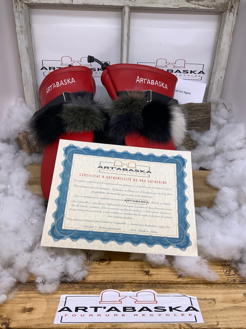 Mitaines Catherine Médium cuir rouge noir fourrure renard patchwork recyclée feutre polar chaud artisanal unique Québec