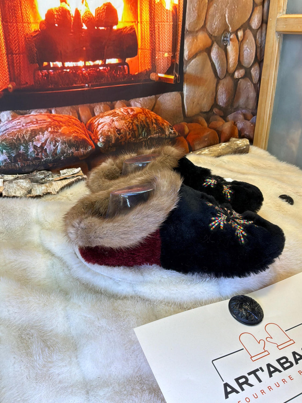 Slipper Alexina pointure 9 femme – Sherling italien & cuir recyclé, pièce unique faite à la main au Québec Édition Brodée