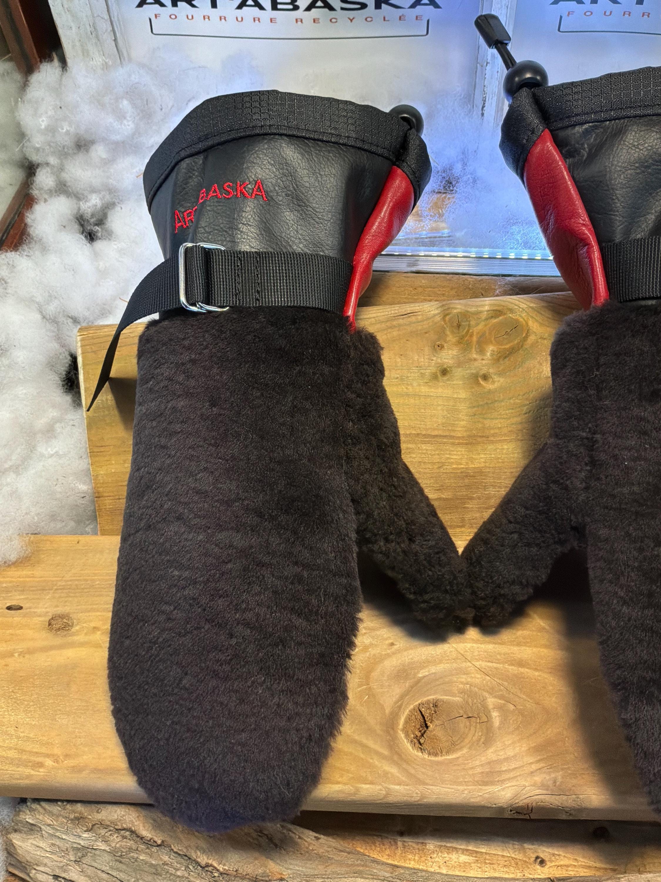 Mitaines Solange Medium mouton rasé brun recyclé, cuir italien noir & rouge pompier, pièce unique faite à la main au Québec