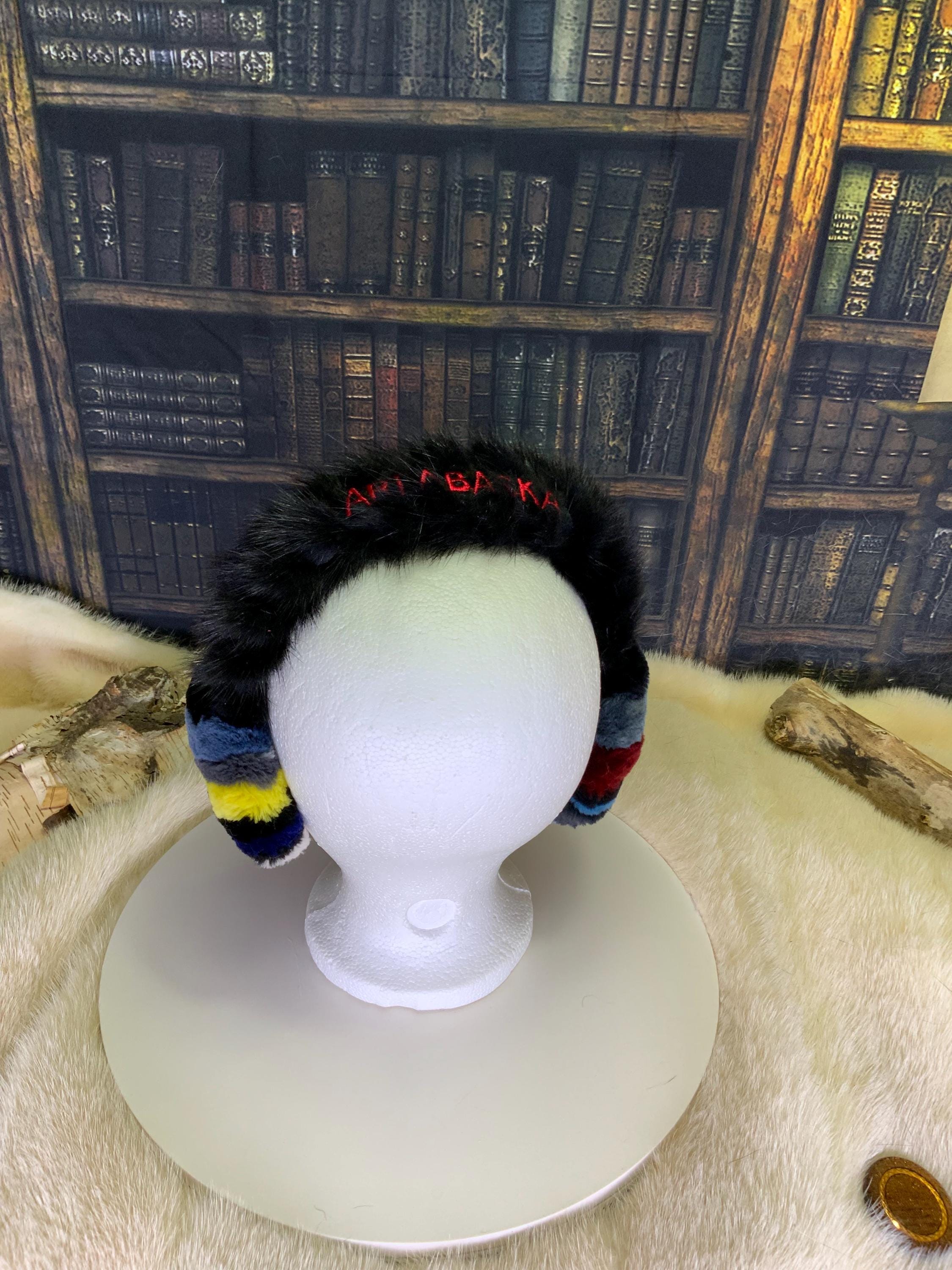 Cache-Oreilles tout en fourrure recyclée Édition Lannières cousues une à une