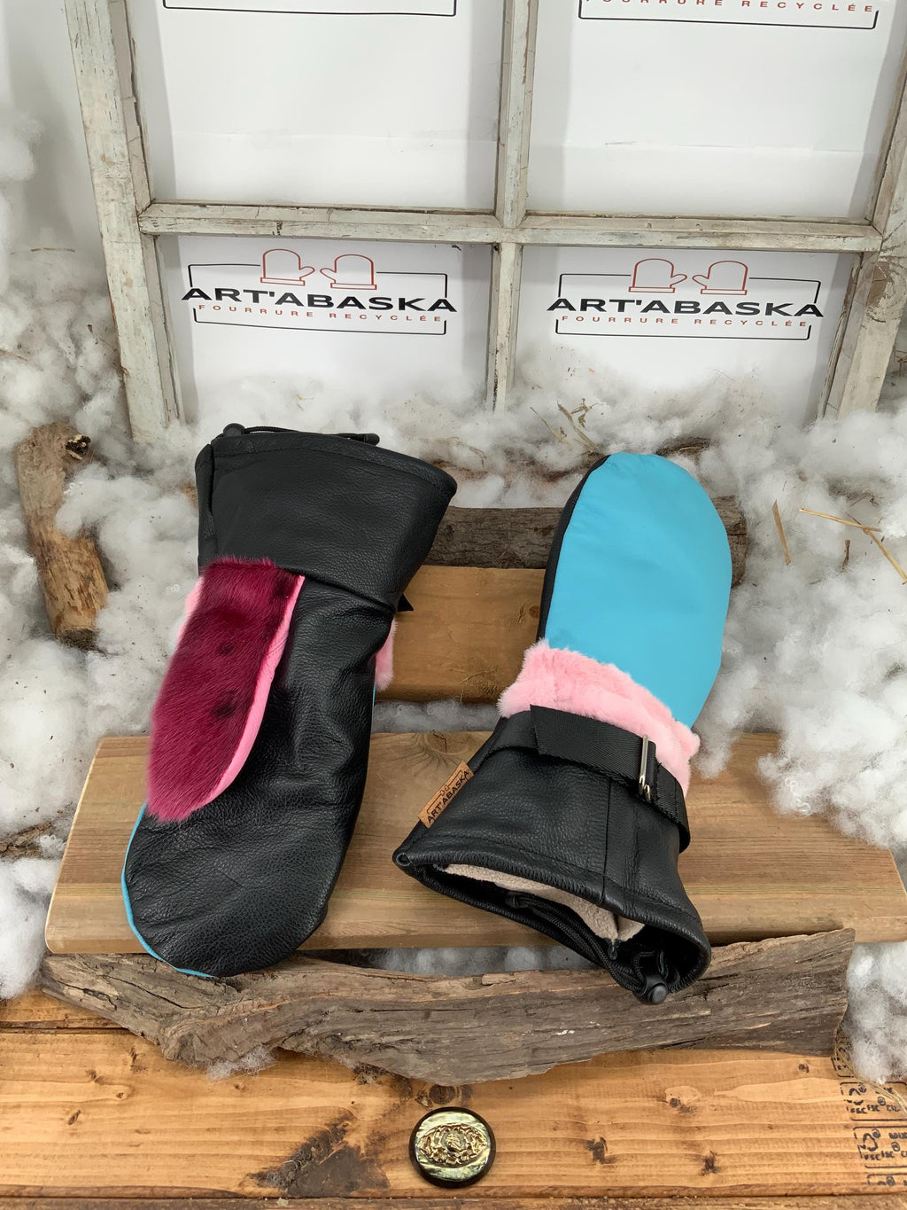 Mitaines Joséphine Medium - Cuir et fourrures recyclées vison rose et fuchsia, cuir noir rose et turquoise, fait à la main Québec