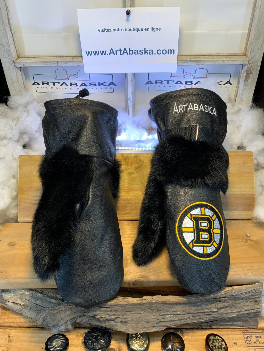 Mitaines Marguerite X-Large hommage aux Bruins de Boston cuir italien noir et lapin recycle fait a la main piece unique Quebec