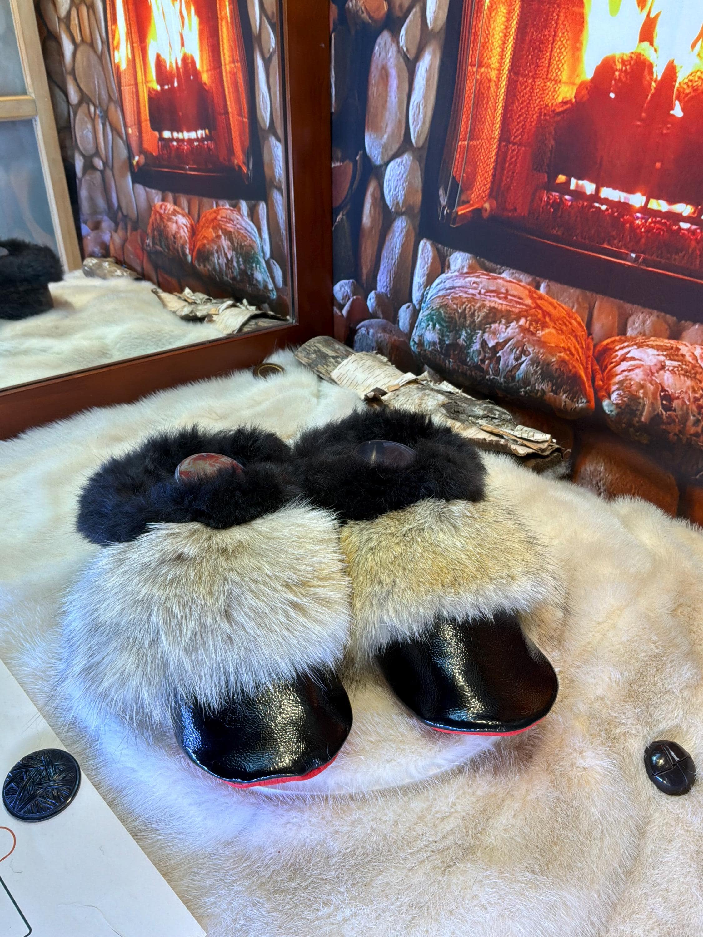 Slipper Mathilde pointure 9 femme – Sherling italien & cuir recyclé, pièce unique faite à la main au Québec