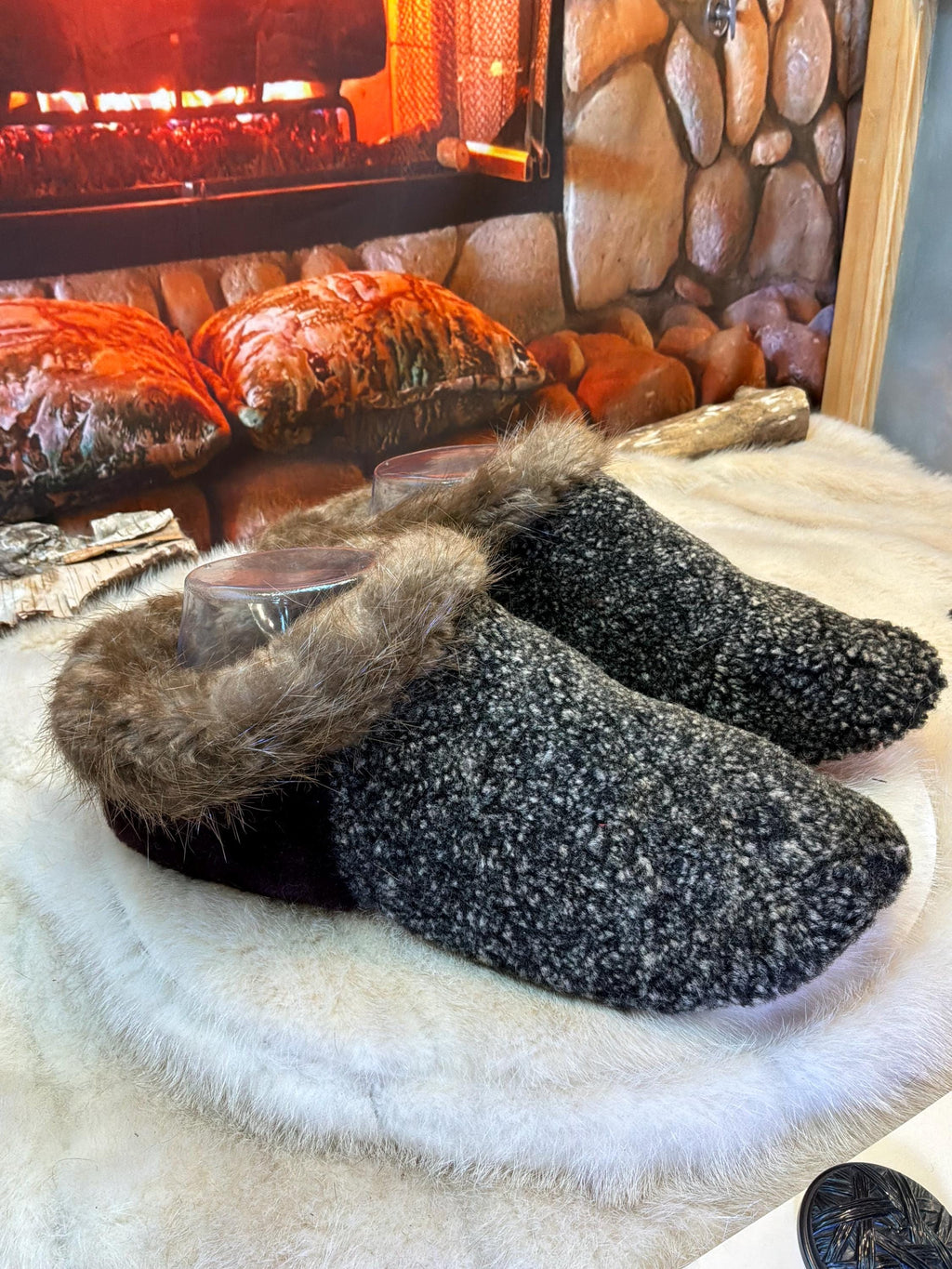 Slipper Sylvianne pointure 8 femme – Sherling italien & cuir recyclé, pièce unique faite à la main au Québec