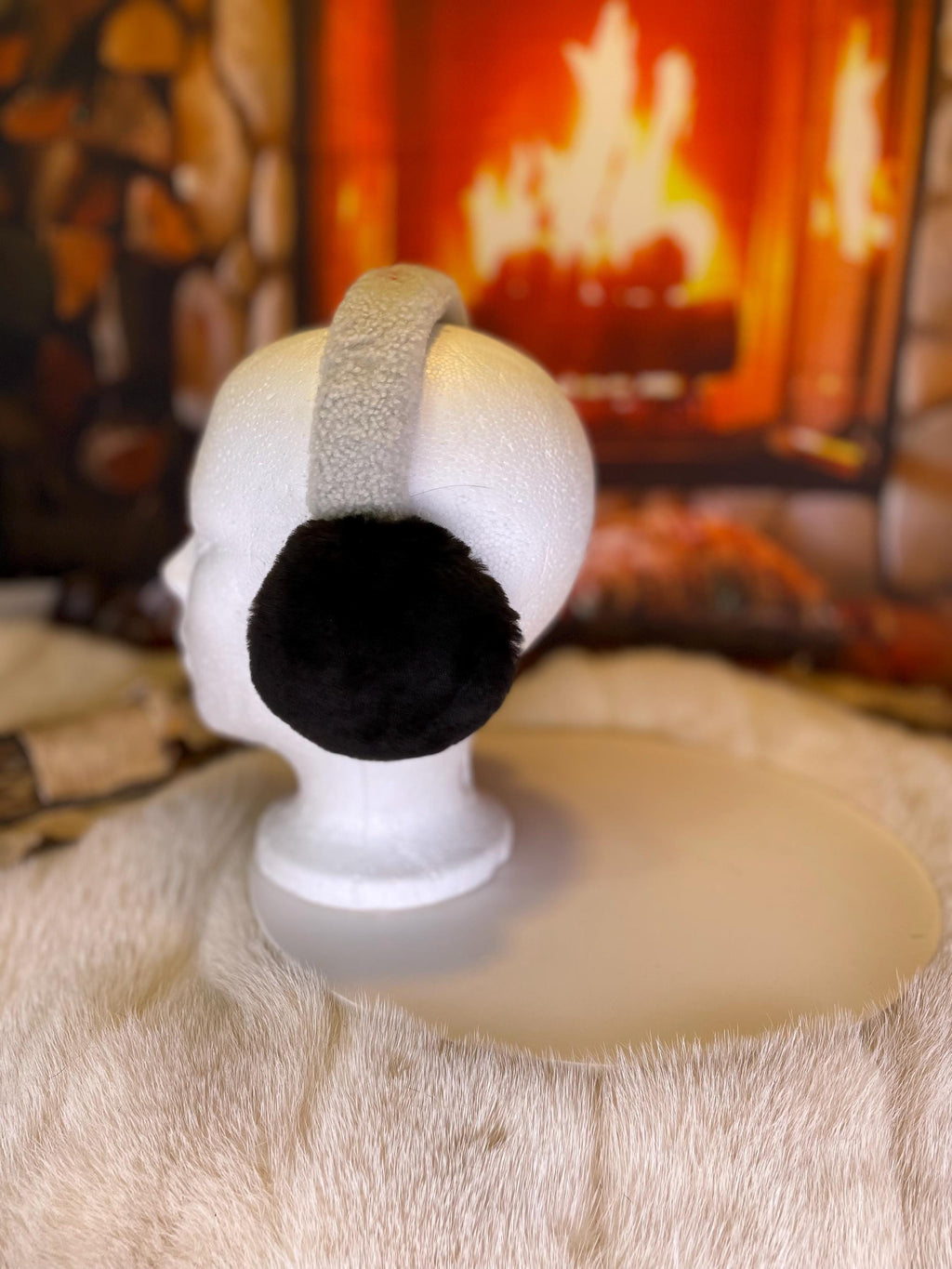 Cache-Oreilles tout en fourrure recyclée édition Castor rasé brun naturel recyclé et mouton rasé sur la tête  Les Simone