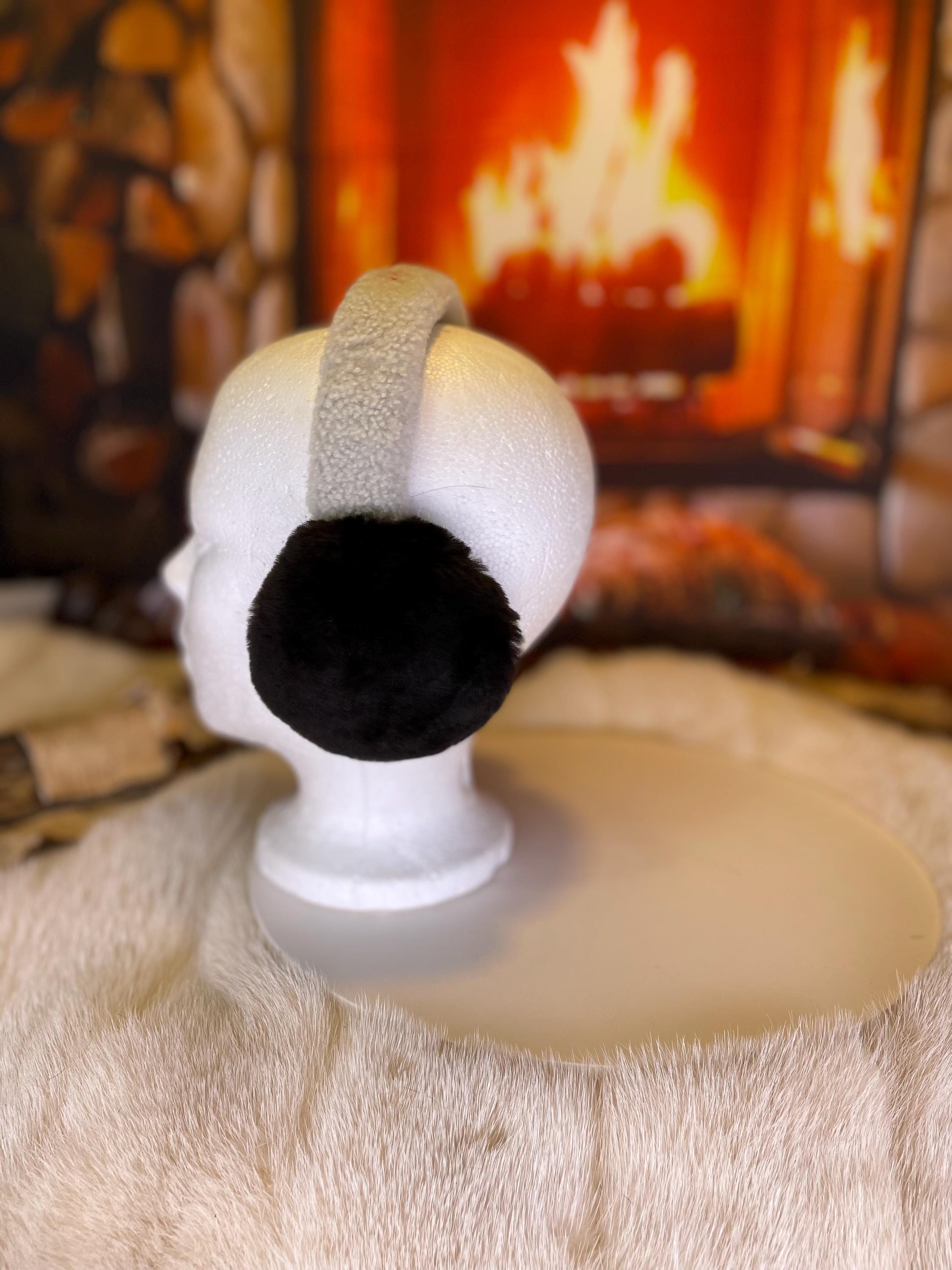 Cache-Oreilles tout en fourrure recyclée édition Castor rasé brun naturel recyclé et mouton rasé sur la tête  Les Simone