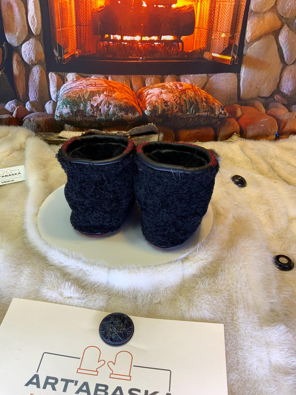 Mocassins d’intérieur Huguette – 6 femme – peau de vache recyclée imprimée zèbre, semelle rouge éclatante ✨🖤🤍❤️