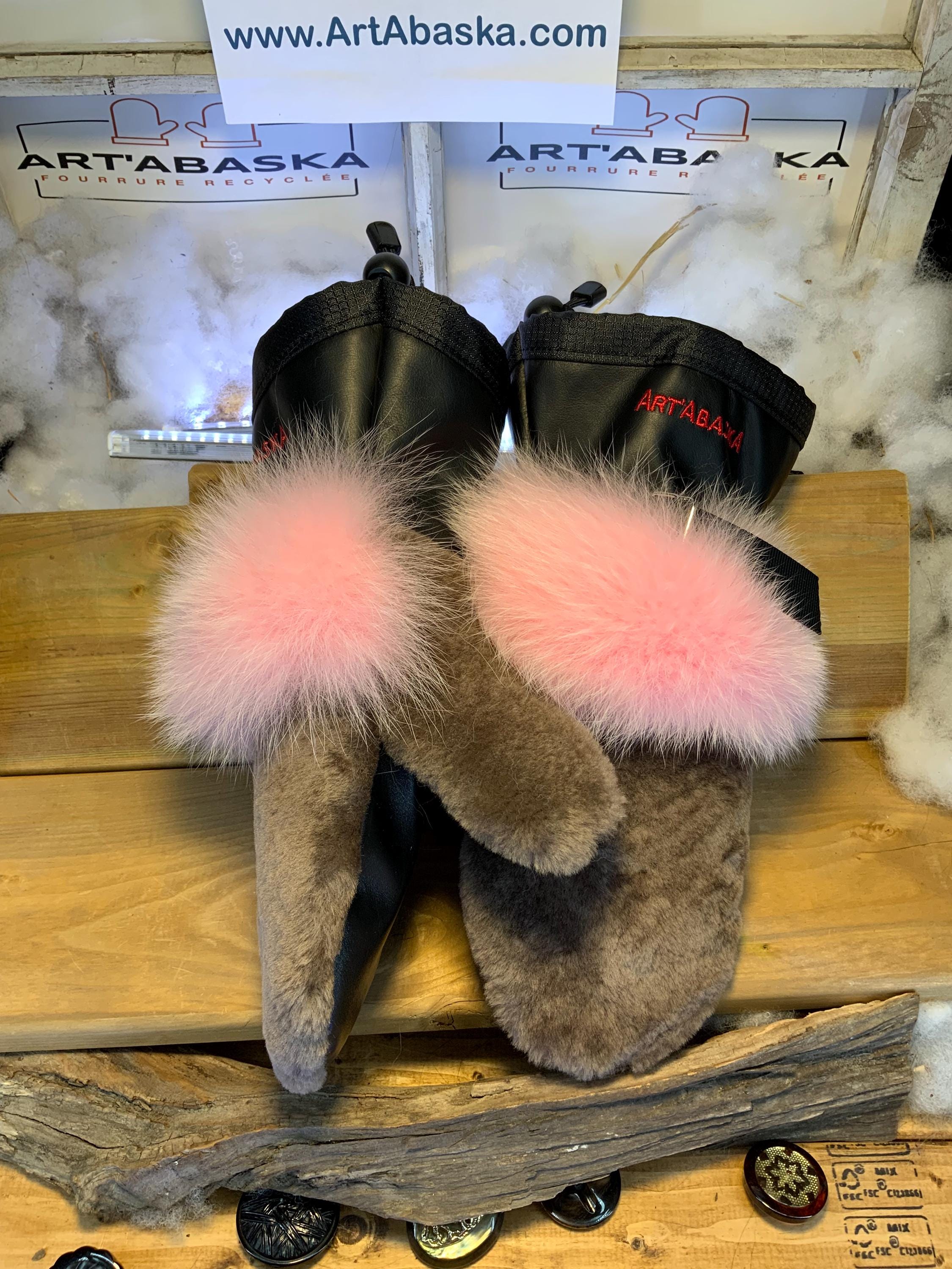 Mitaines Adrienne Medium – renard rose recyclé au poignet, mouton rasé taupe & cuir italien noir/brun, fait à la main, Québec