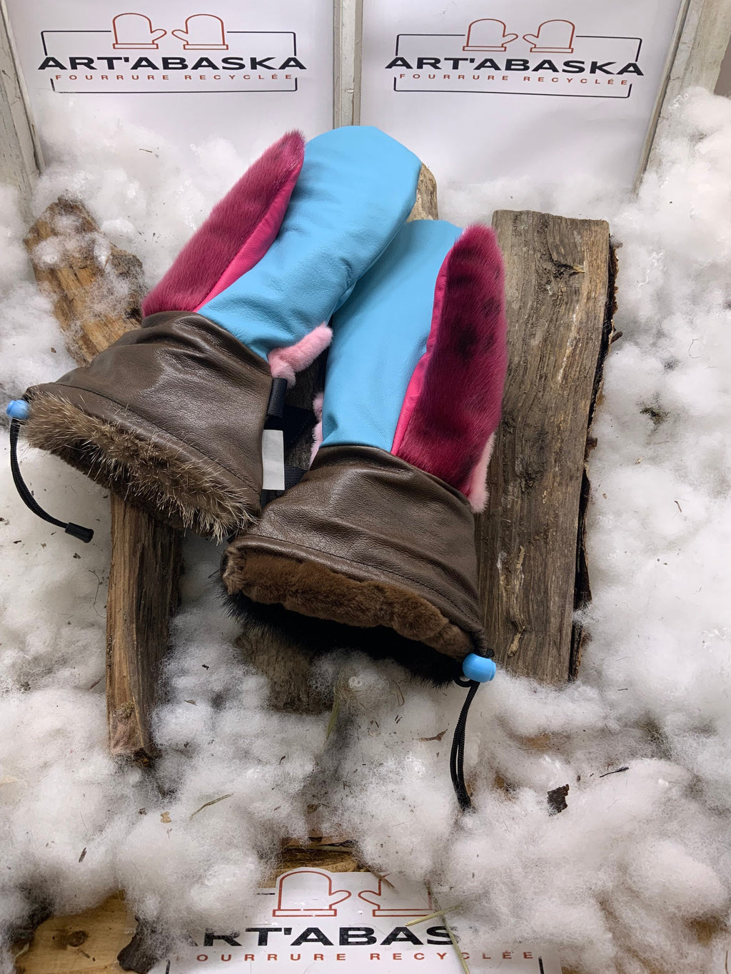 Mitaines Les Georgette – Medium, vison rose et fuchsia, cuir turquoise et brun, fait à la main, fourrure intérieure, Québec