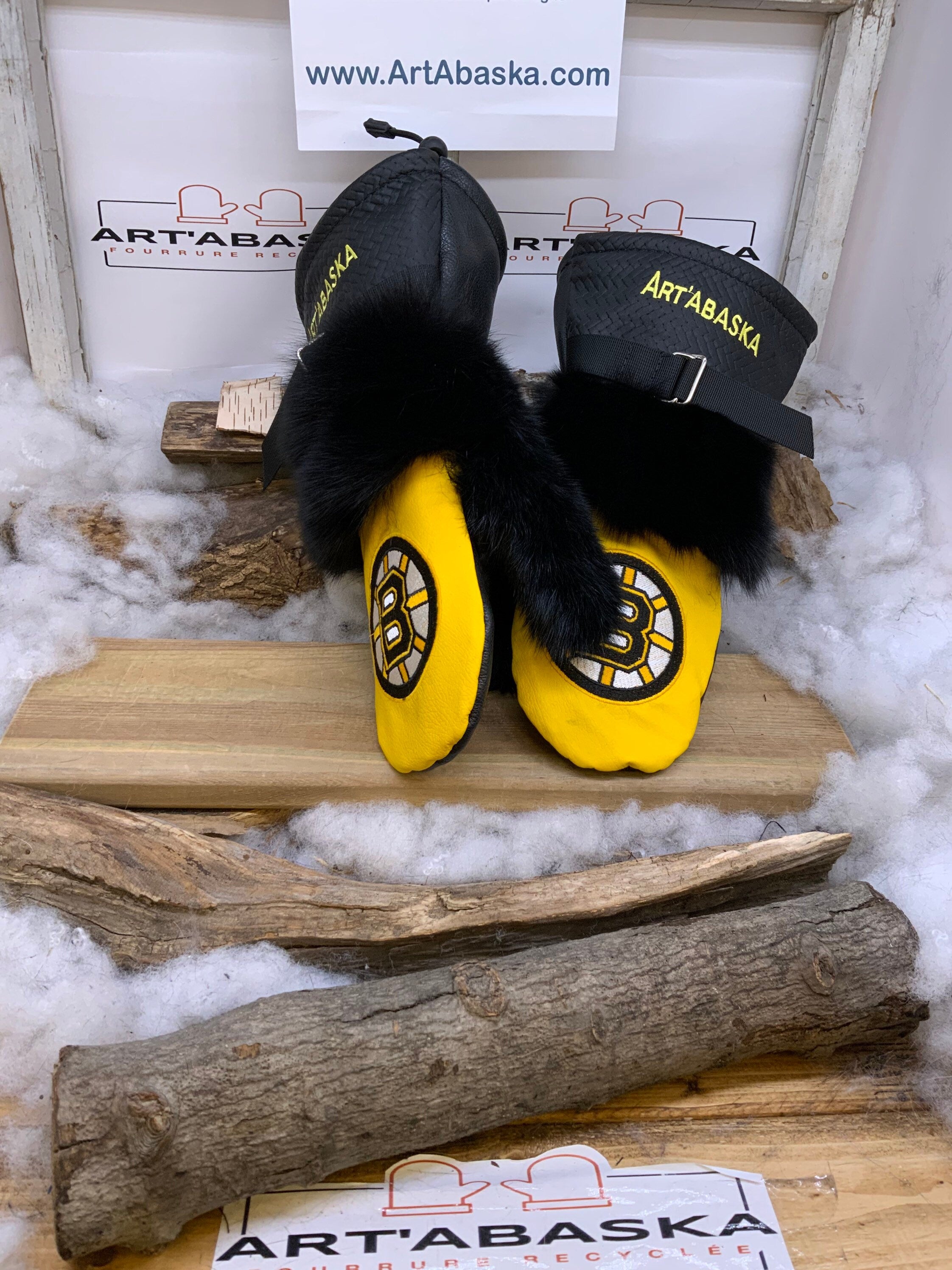 Mitaines Irène Bruins de Boston cuir jaune et noir brodé renard patchwork recyclé fait à la main Large Québec artisanal unique