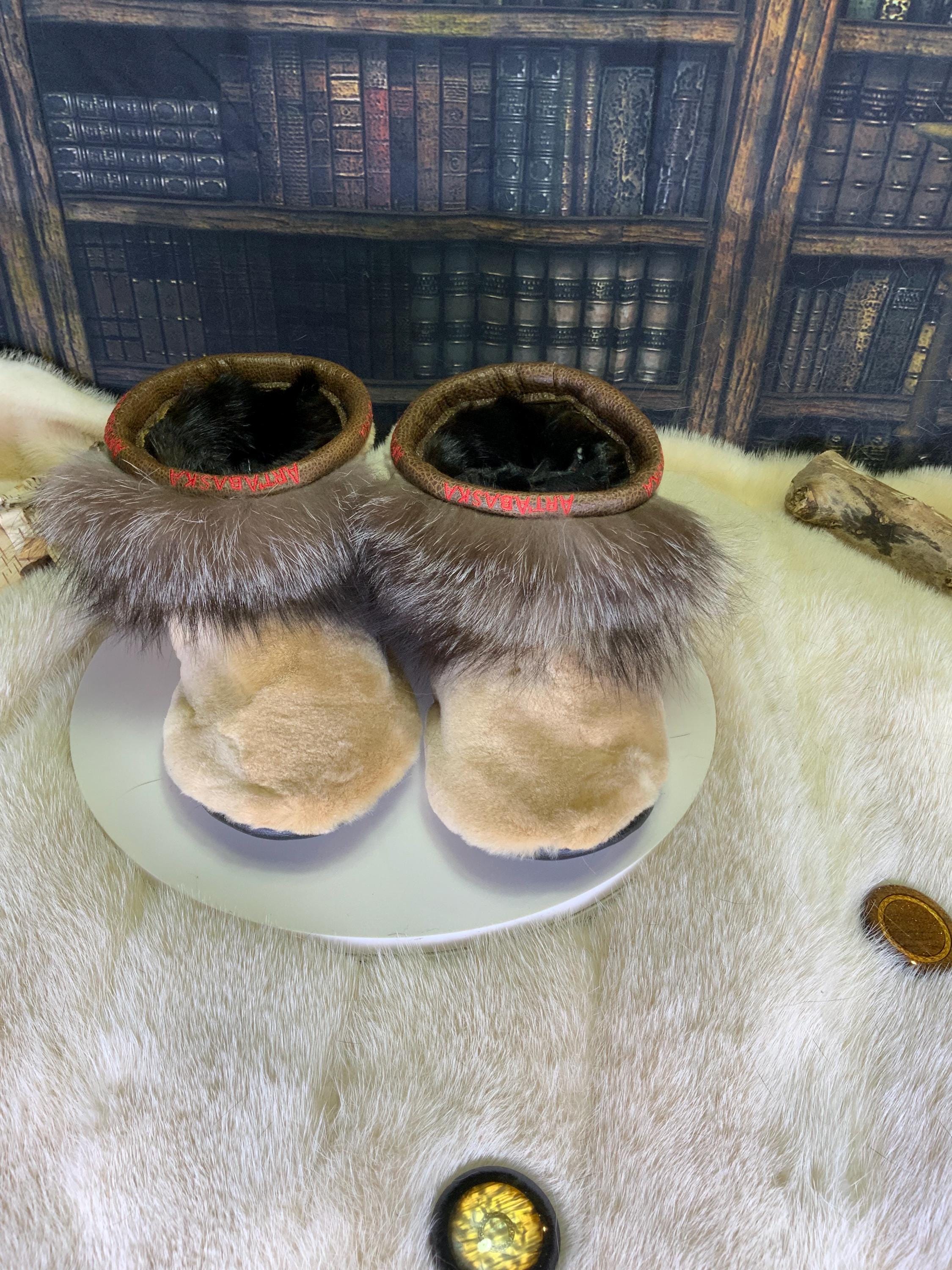 Mocassins d’intérieur Aline pointure 6 femme fourrure recyclée vison raton renard argenté fait à la main Québec pantoufles luxe