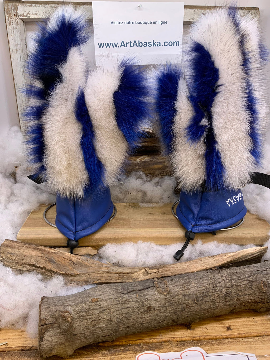 Mitaines Germaine Large – Édition artistique patchwork renard bleu norvégien cousu une à une, cuir bleu & rouge – fait main Québec