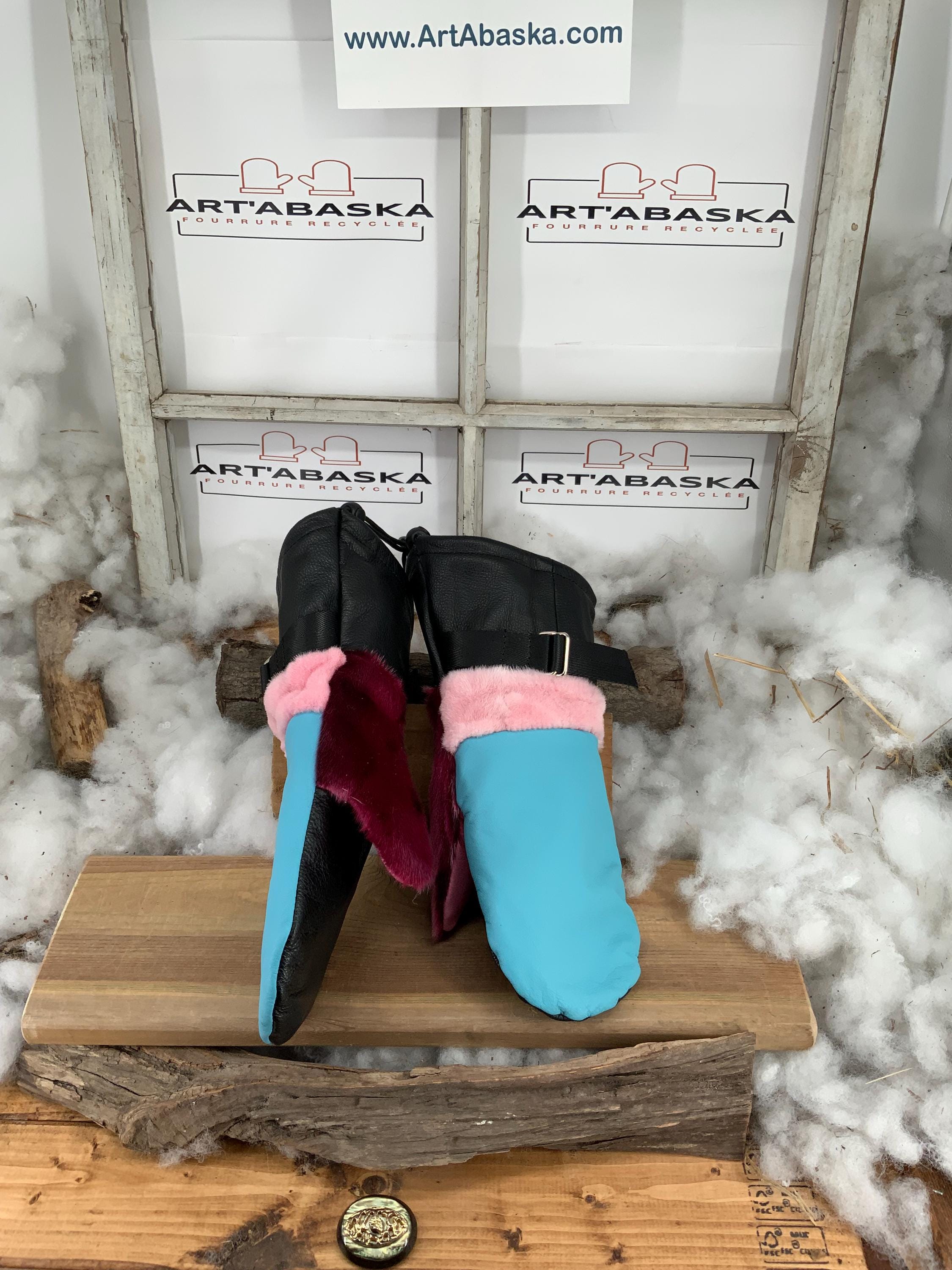 Mitaines Joséphine Medium - Cuir et fourrures recyclées vison rose et fuchsia, cuir noir rose et turquoise, fait à la main Québec