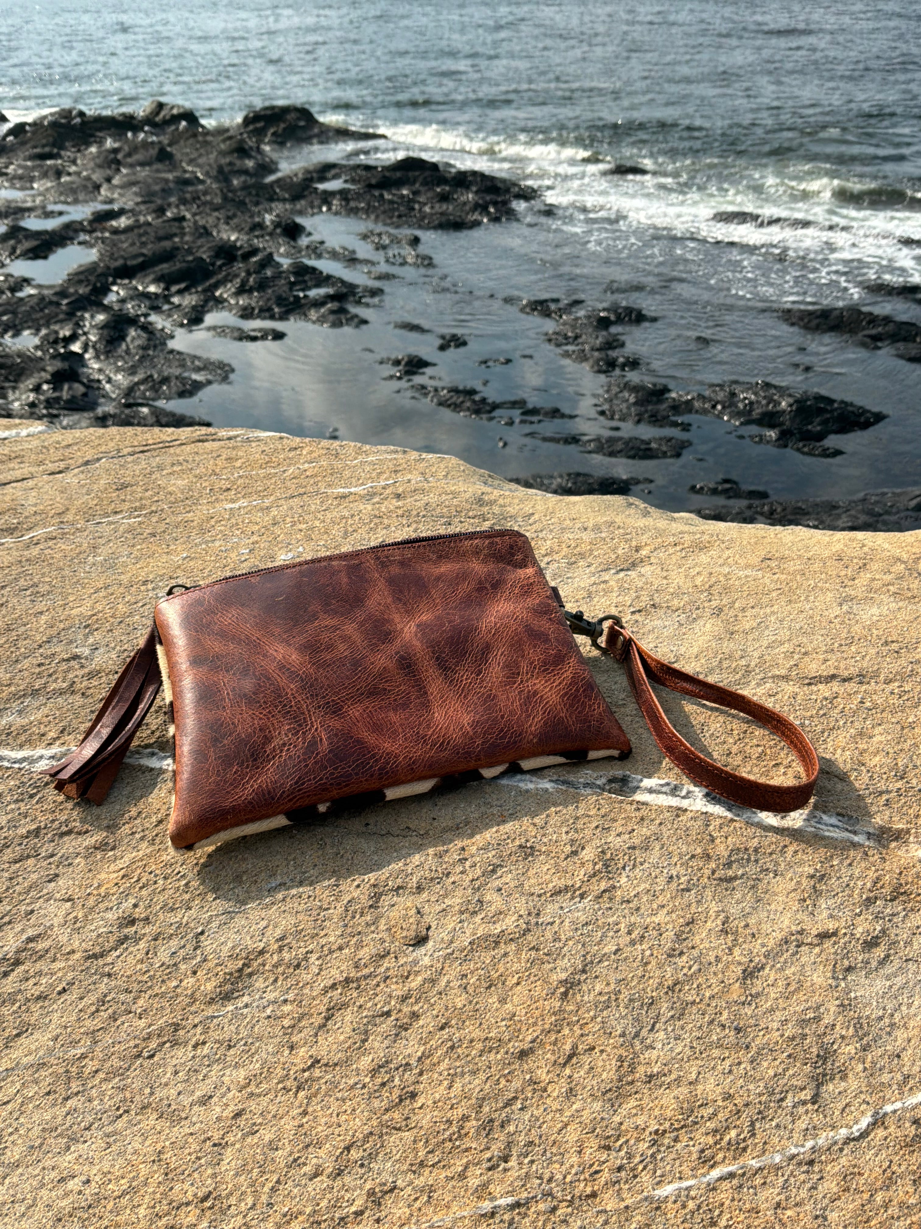 Pochette-portefeuille multifonction en fourrure de vache imprimé Léopard brun foncé – ArtAbaska