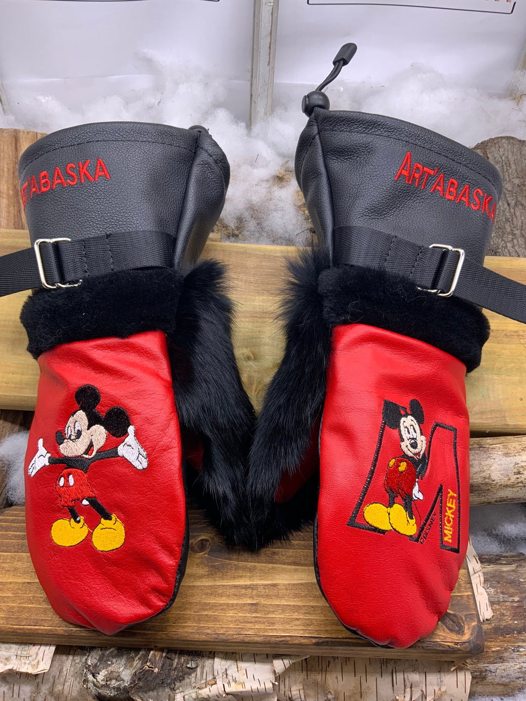 Mitaines Les Edith – Médium – cuir noir recyclé et broderie Mickey unique – fait à la main Québec
