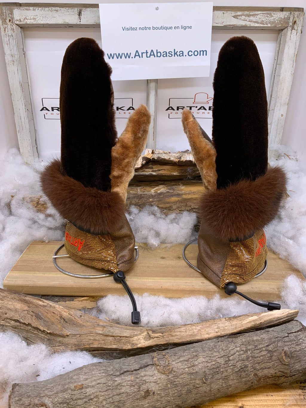 Mitaines Françoise Large castor rasé mouton rasé renard teint brun cuir brun imprimé recyclé fait main Québec pièce unique artisanale