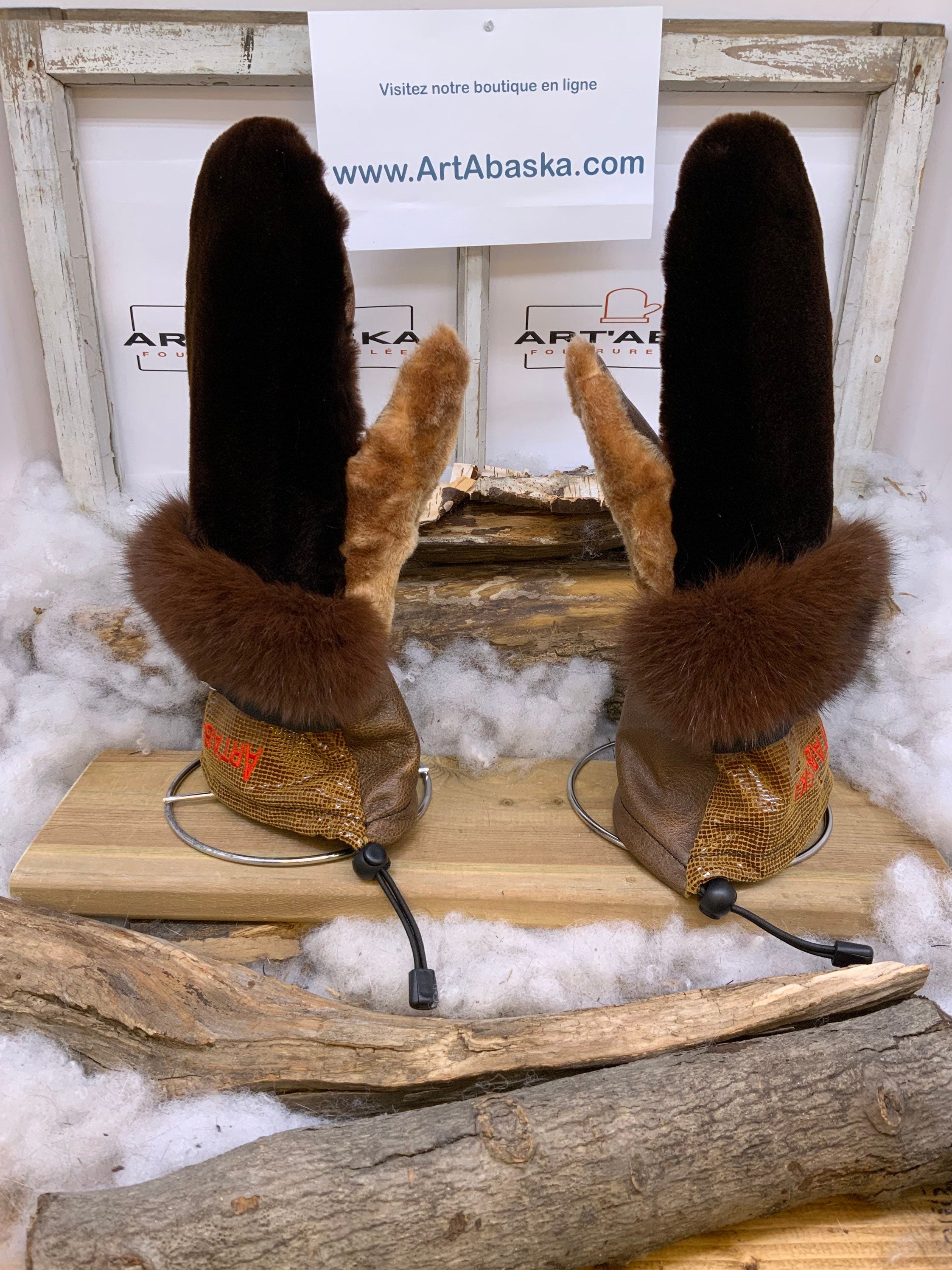 Mitaines Françoise Large castor rasé mouton rasé renard teint brun cuir brun imprimé recyclé fait main Québec pièce unique artisanale