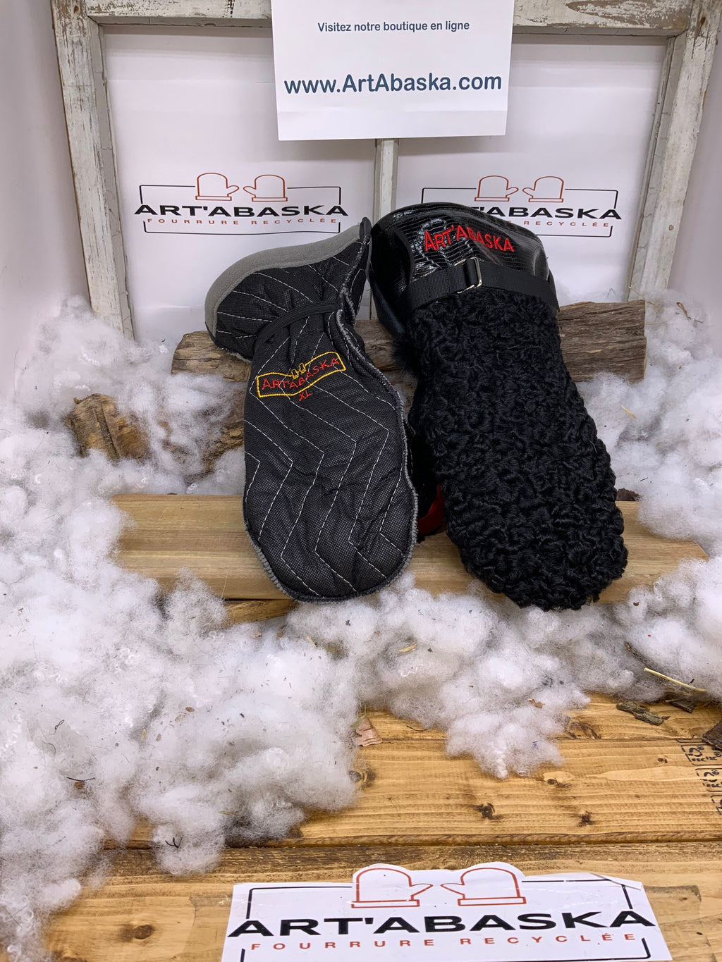 Mitaines XL Maria – Mouton de Perse & lapin noir, cuir recyclé noir/rouge, intérieur amovible feutre polar, fait à la main Québec