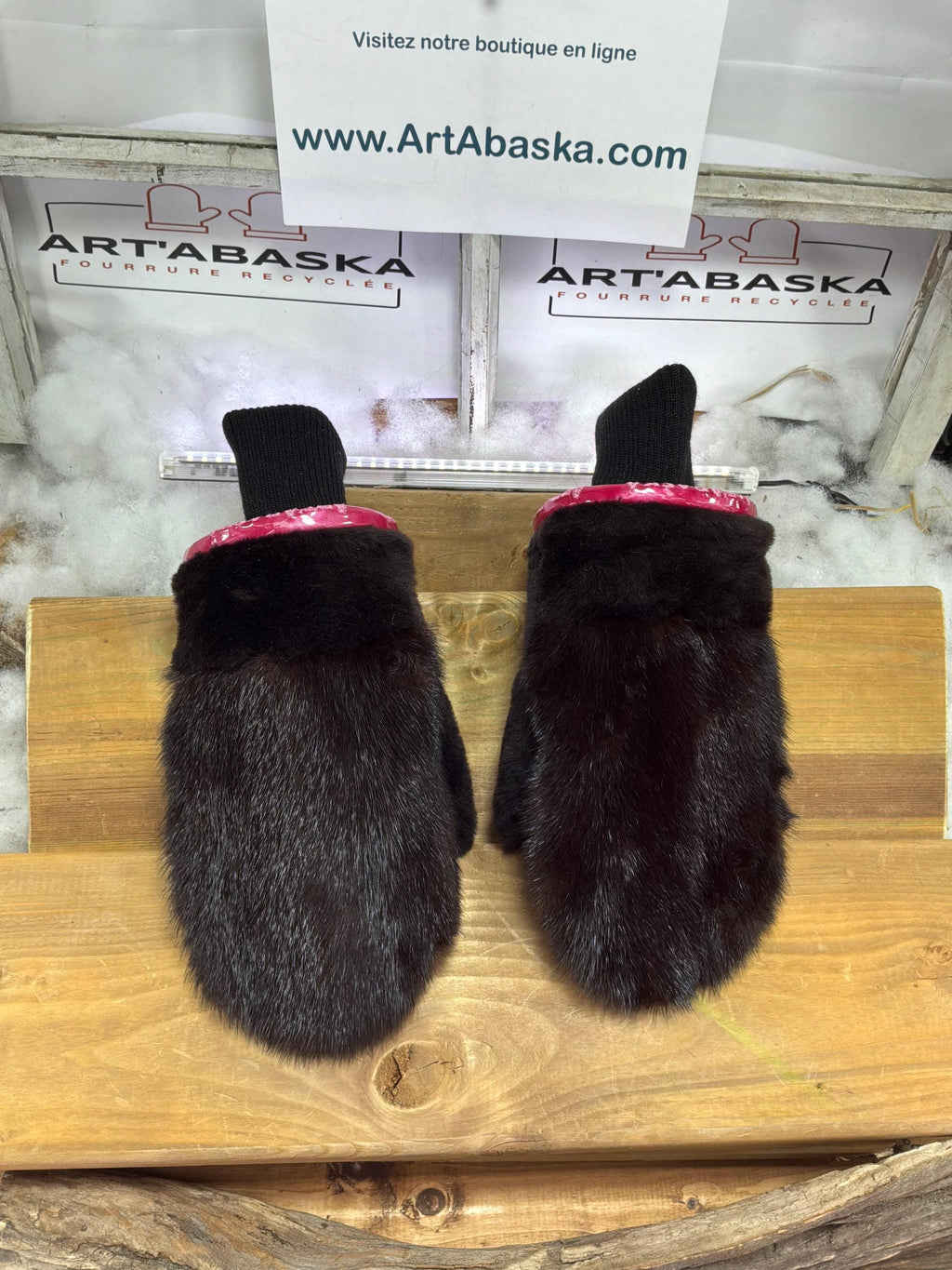 Mitaines de ville Medium Gilberte en fourrure recyclée – Faites à la main au Québec – Légères, élégantes, confort urbain – ArtAbaska