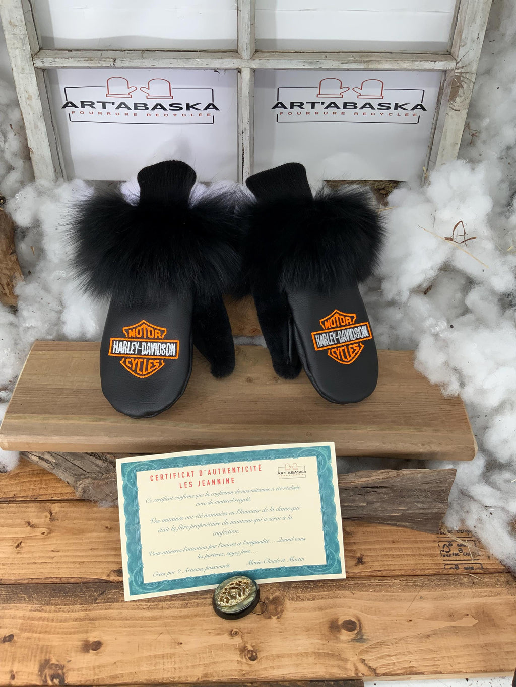 Mitaines de ville Harley Davidson | Cuir recyclé brodé & fourrure | Mitaines hiver femme Small | Fait à la main Québec | Modèle Jeannine