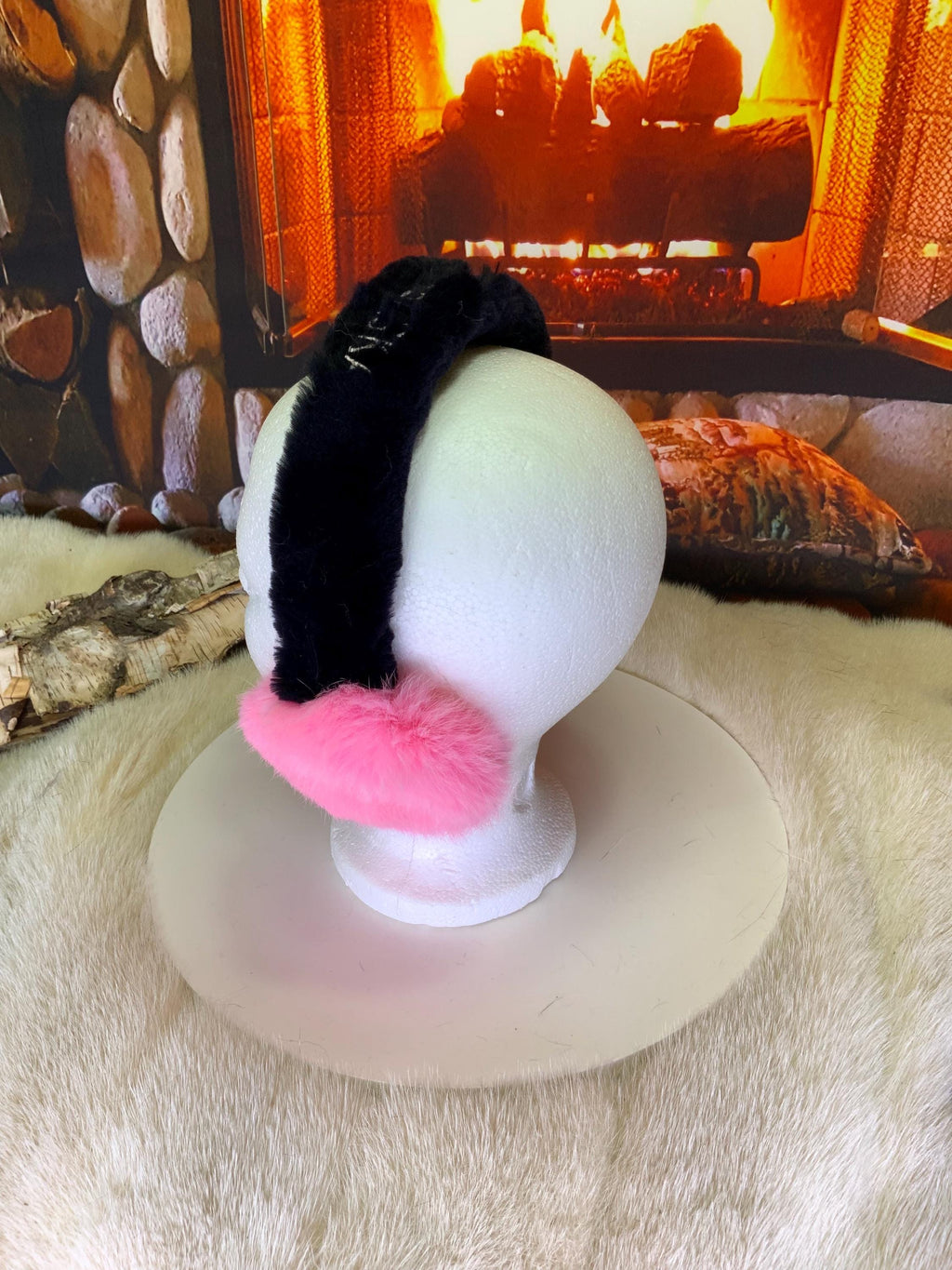 Cache-Oreilles tout en fourrure recyclée édition Lapin Rose