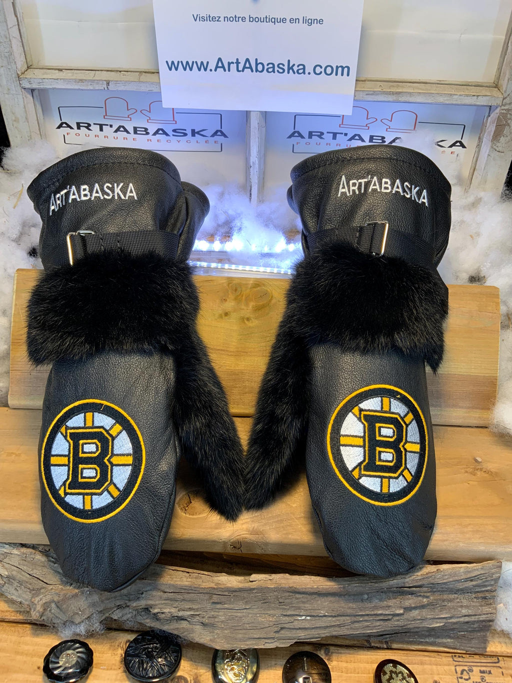 Mitaines Marguerite X-Large hommage aux Bruins de Boston cuir italien noir et lapin recycle fait a la main piece unique Quebec