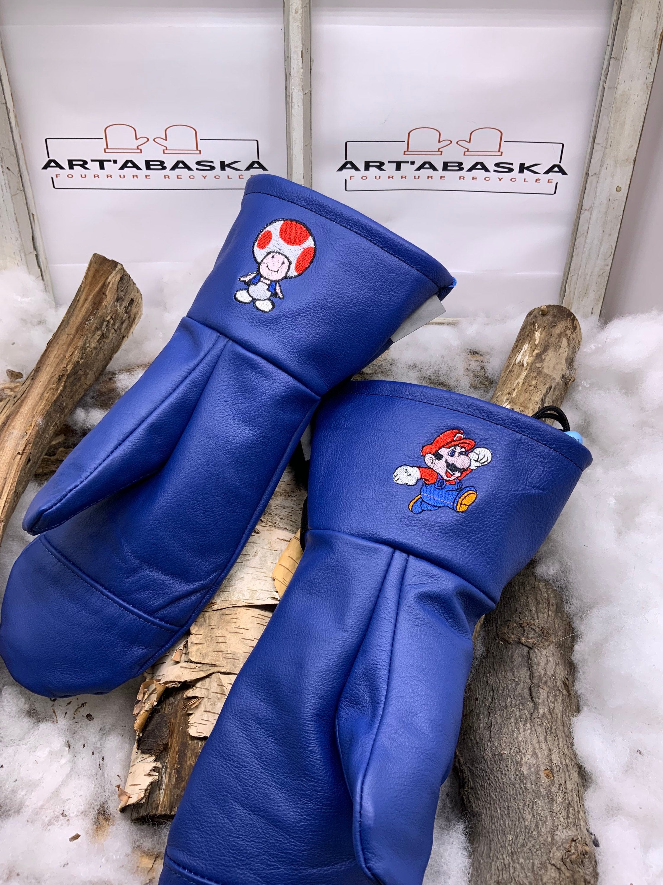 Mitaines XL cuir recyclé bleu broderie Super Mario & Toad intérieur amovible fait main Québec pièce unique chaude durable
