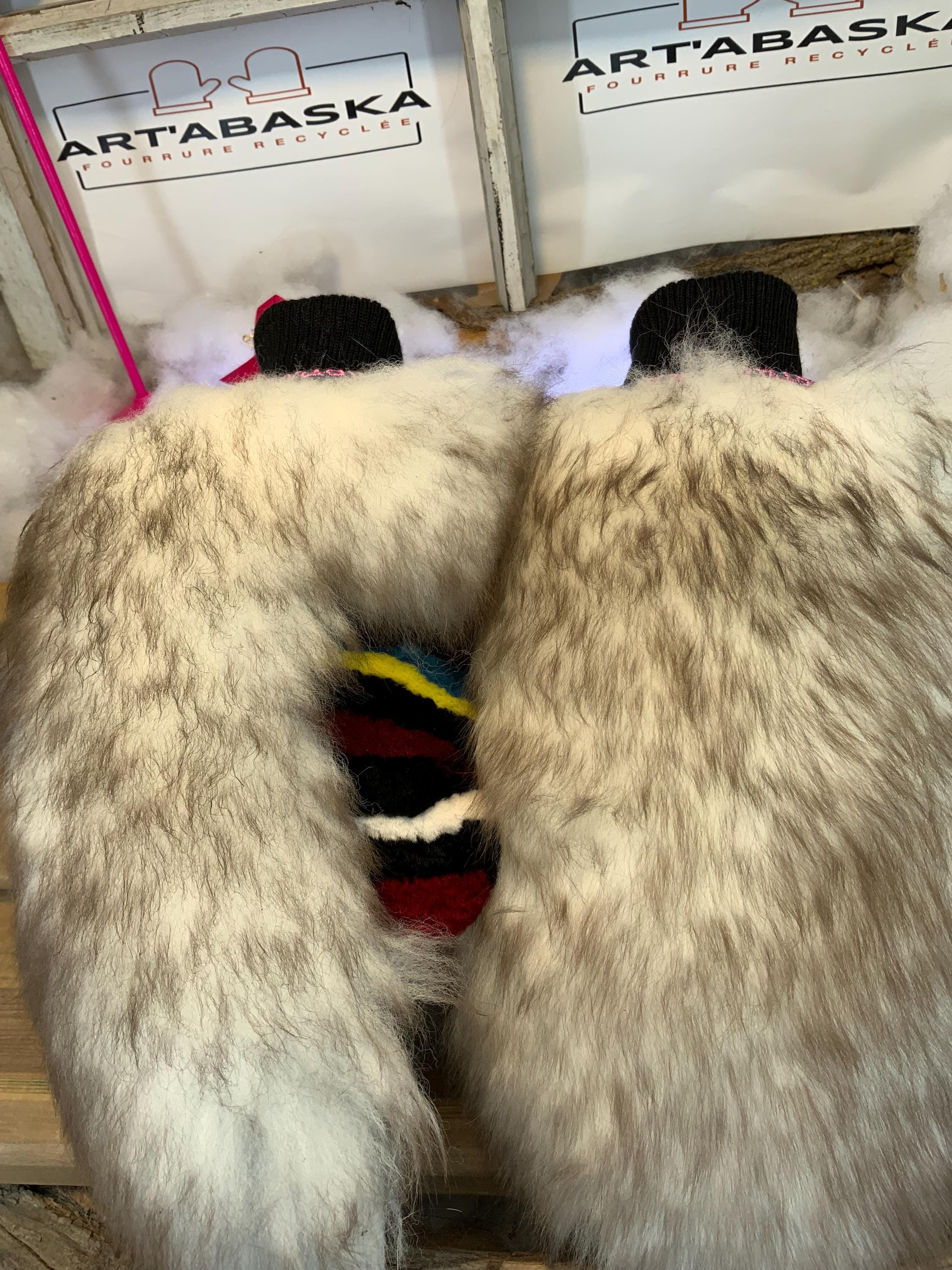 Mitaines de ville Marthe, Medium, en fourrure recyclée ultra épaisse, patchwork artistique, pièce unique faite à la main au Québec