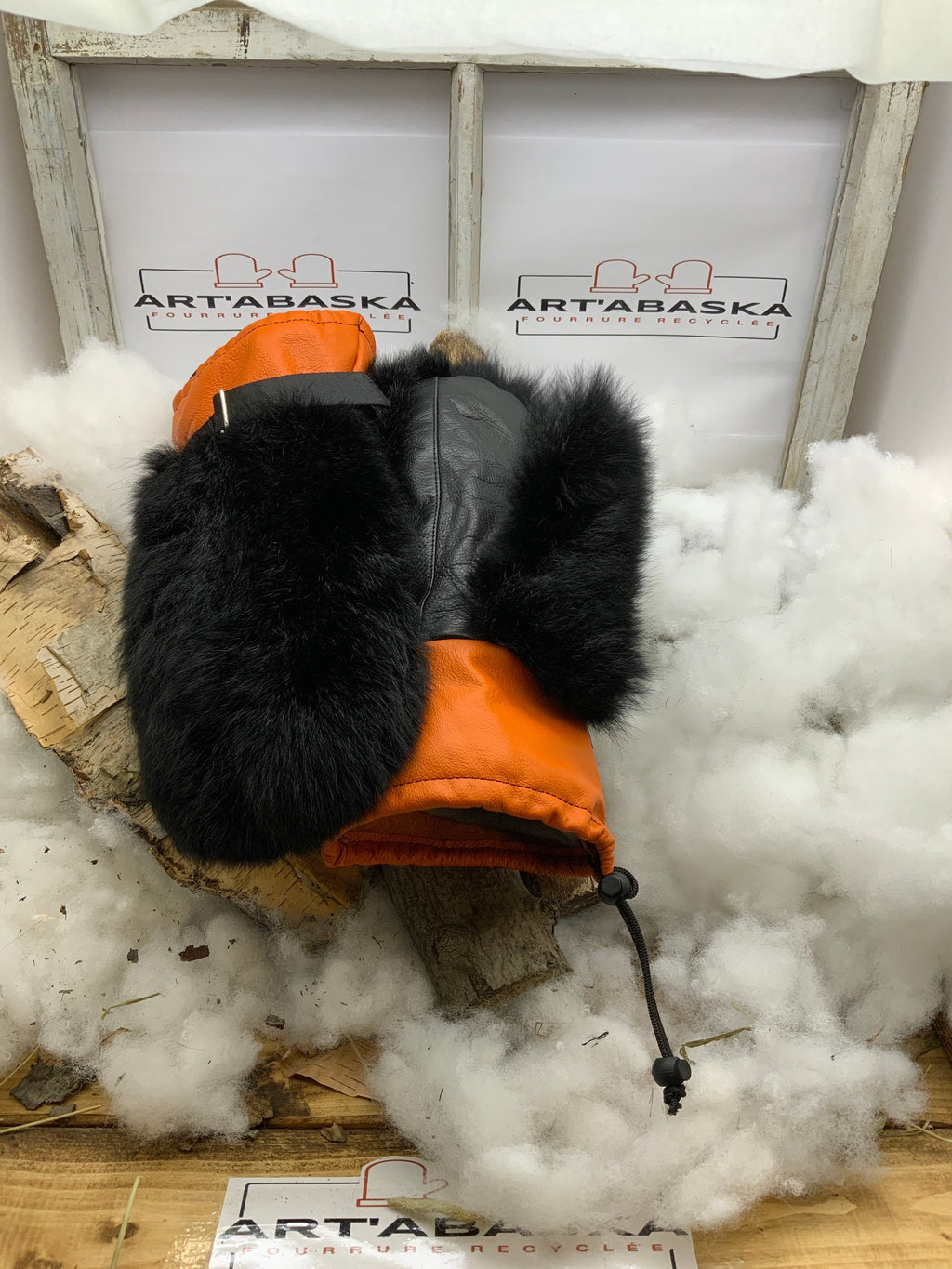 Mitaines Laure Large opossum noir cuir orange et noir couture contrastée ArtAbaska fait à la main Québec