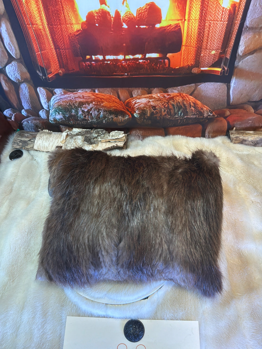 Coussin décoratif Laurette en fourrure recyclée de Castor