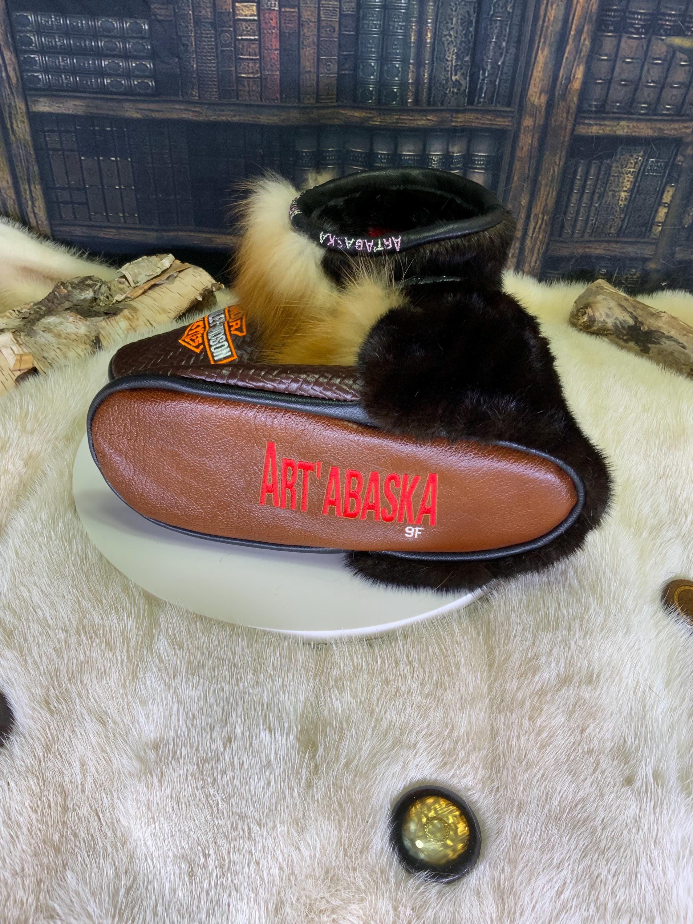 Mocassins d’intérieur Les Gabrielle – 9 Femme – cuir italien tressé & fourrures recyclées – fait à la main au Québec, pièce unique Harley