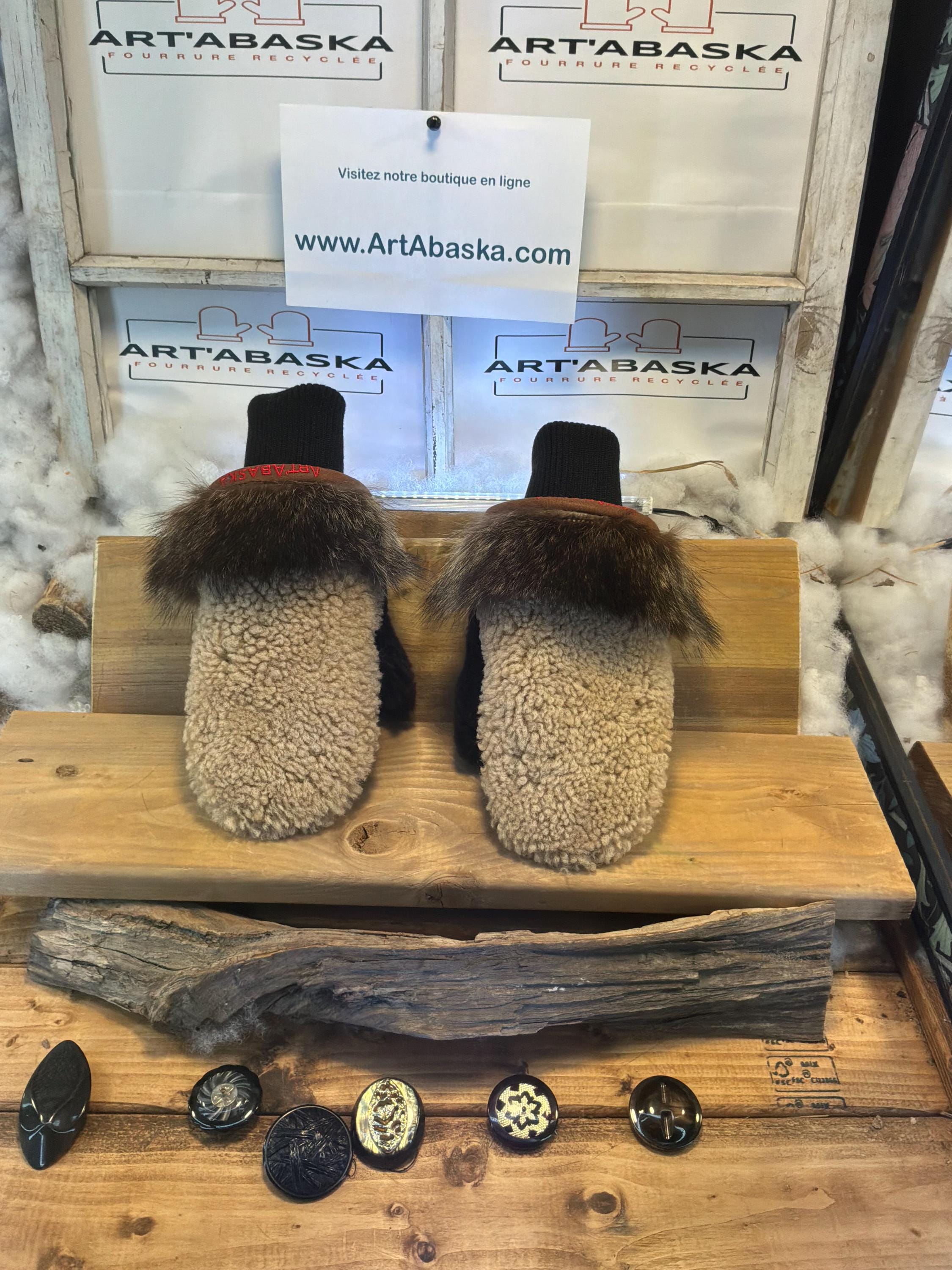 Mitaines de ville Small Pierrette en fourrure recyclée – Faites à la main au Québec – Légères, élégantes, confort urbain – ArtAbaska