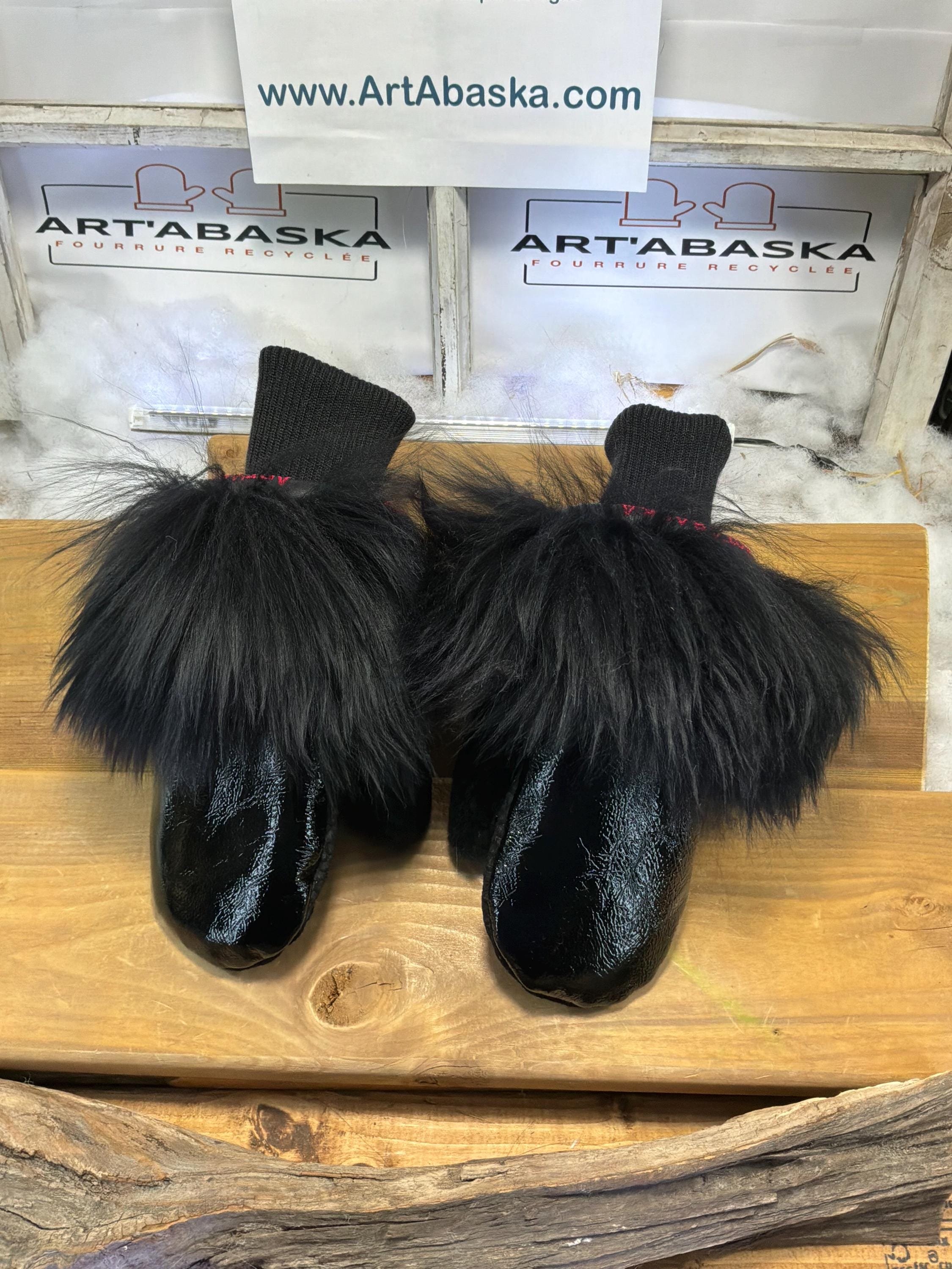Mitaines de ville Médium Claire en fourrure recyclée – Faites à la main au Québec – Légères, élégantes, confort urbain – ArtAbaska