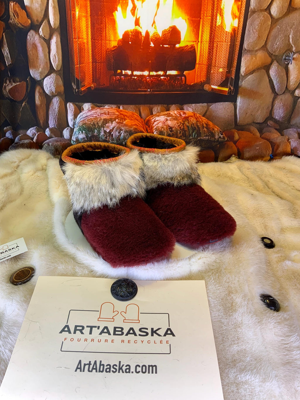 Mocassins d’intérieur Mariette – 8 femme – édition tout en fourrure recyclée en mouton bourgogne, coyote & mouton café, semelle rouge, faits à la main au Québec ✨❤️