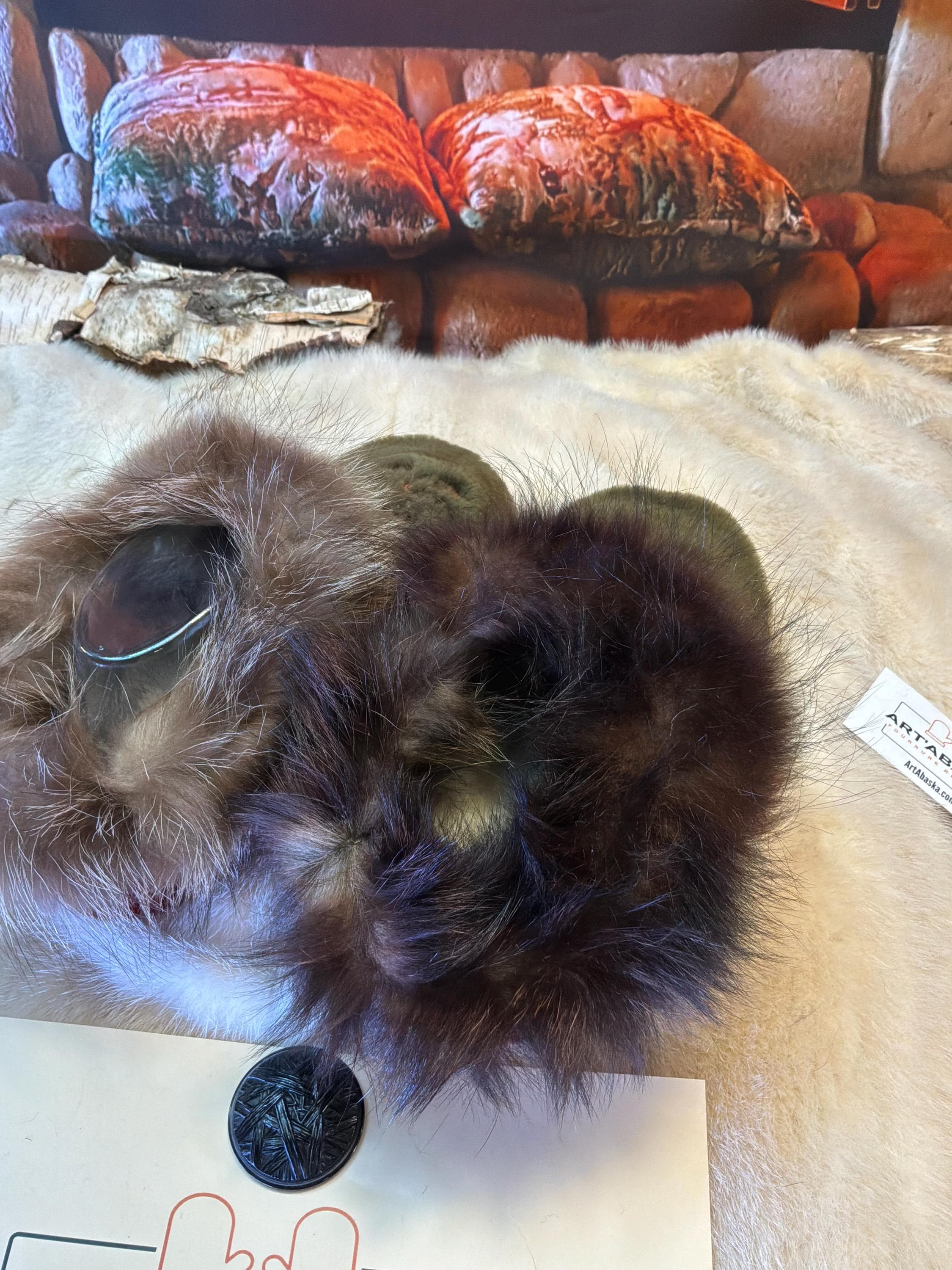 Slipper Noëlline pointure 8 femme – Sherling italien & cuir recyclé, pièce unique faite à la main au Québec Édition Brodée